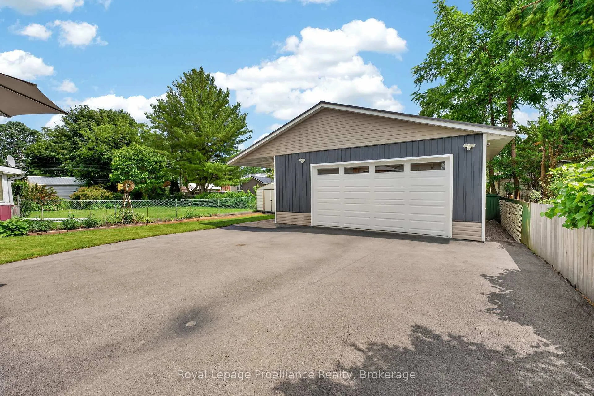 Photo 24 of 43 Hastings Drive, Belleville, Belleville Ward — HOMEH
