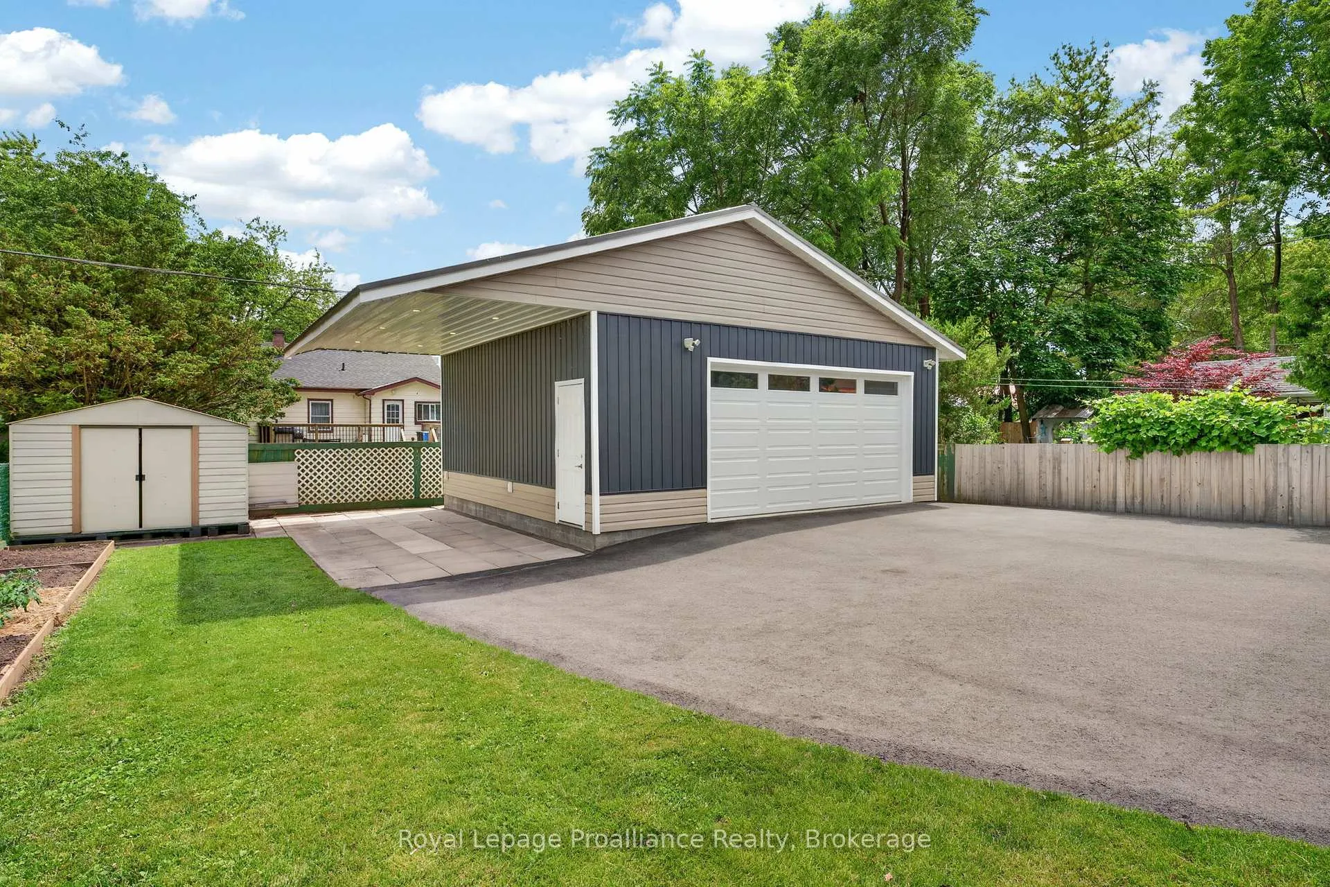 Photo 25 of 43 Hastings Drive, Belleville, Belleville Ward — HOMEH