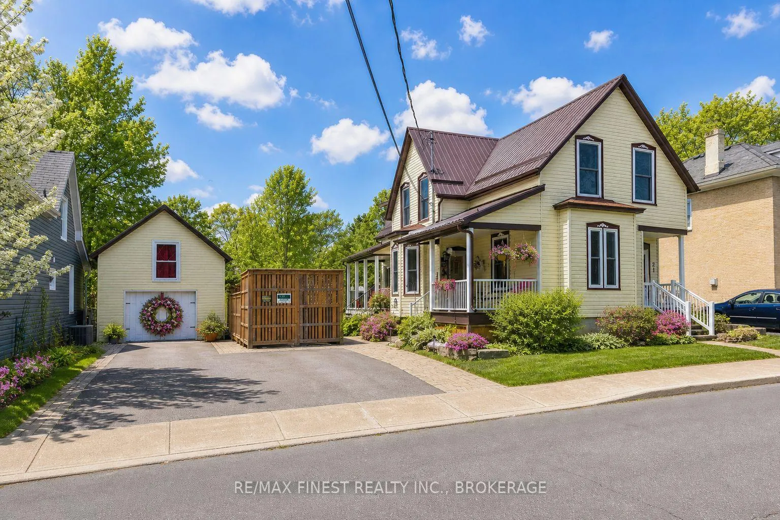 Photo 2 of 21 Centre Street, Prince Edward County, Picton Ward — HOMEH