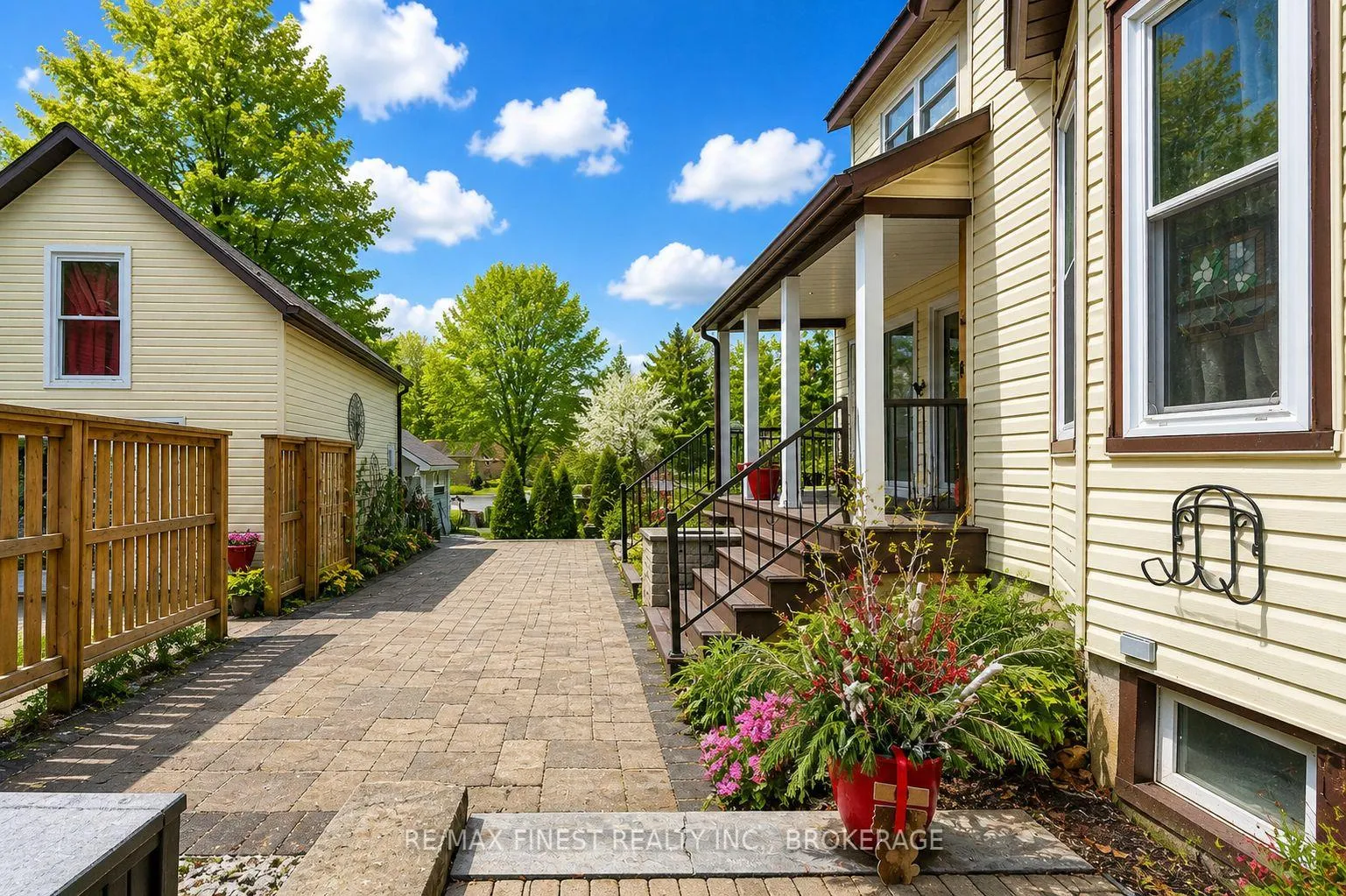 Photo 3 of 21 Centre Street, Prince Edward County, Picton Ward — HOMEH