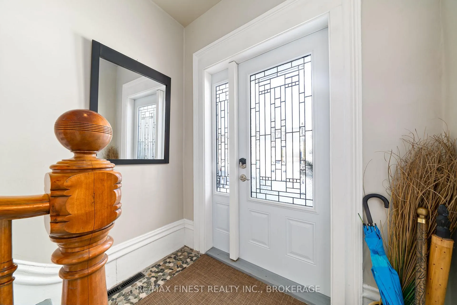 Photo 4 of 21 Centre Street, Prince Edward County, Picton Ward — HOMEH