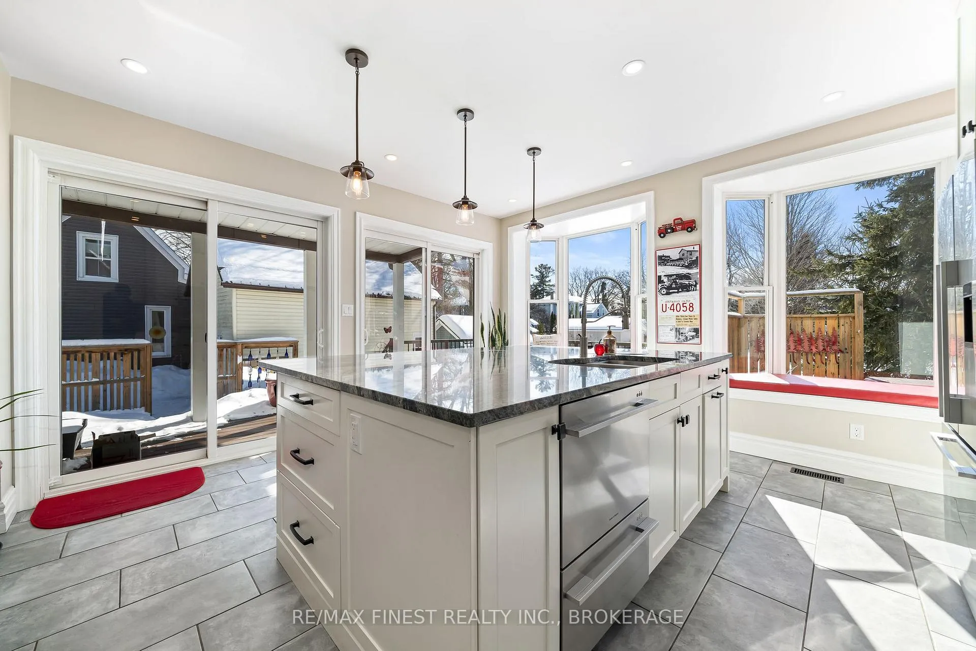 Photo 14 of 21 Centre Street, Prince Edward County, Picton Ward — HOMEH