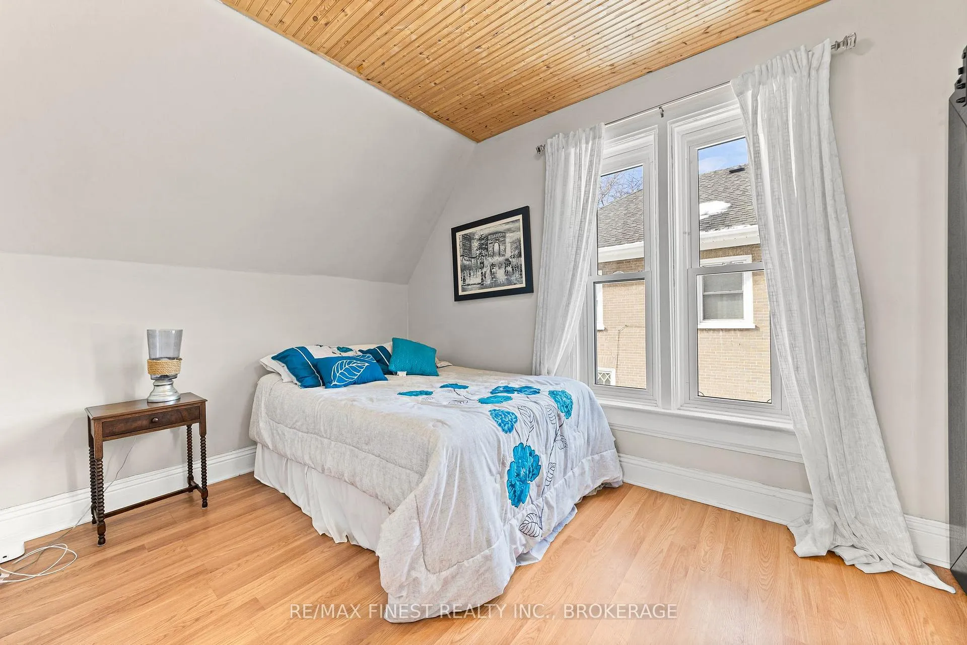 Photo 22 of 21 Centre Street, Prince Edward County, Picton Ward — HOMEH