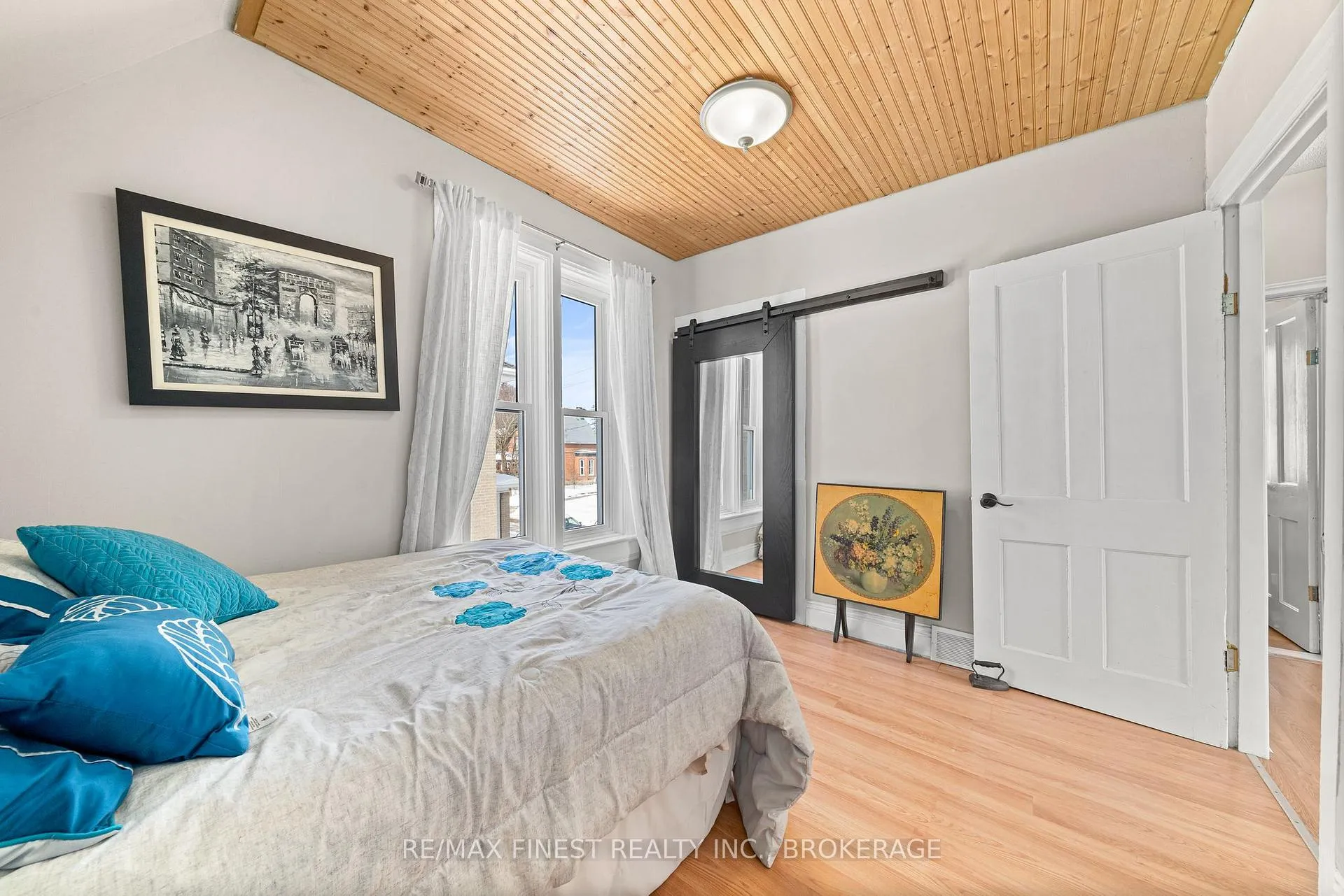 Photo 23 of 21 Centre Street, Prince Edward County, Picton Ward — HOMEH