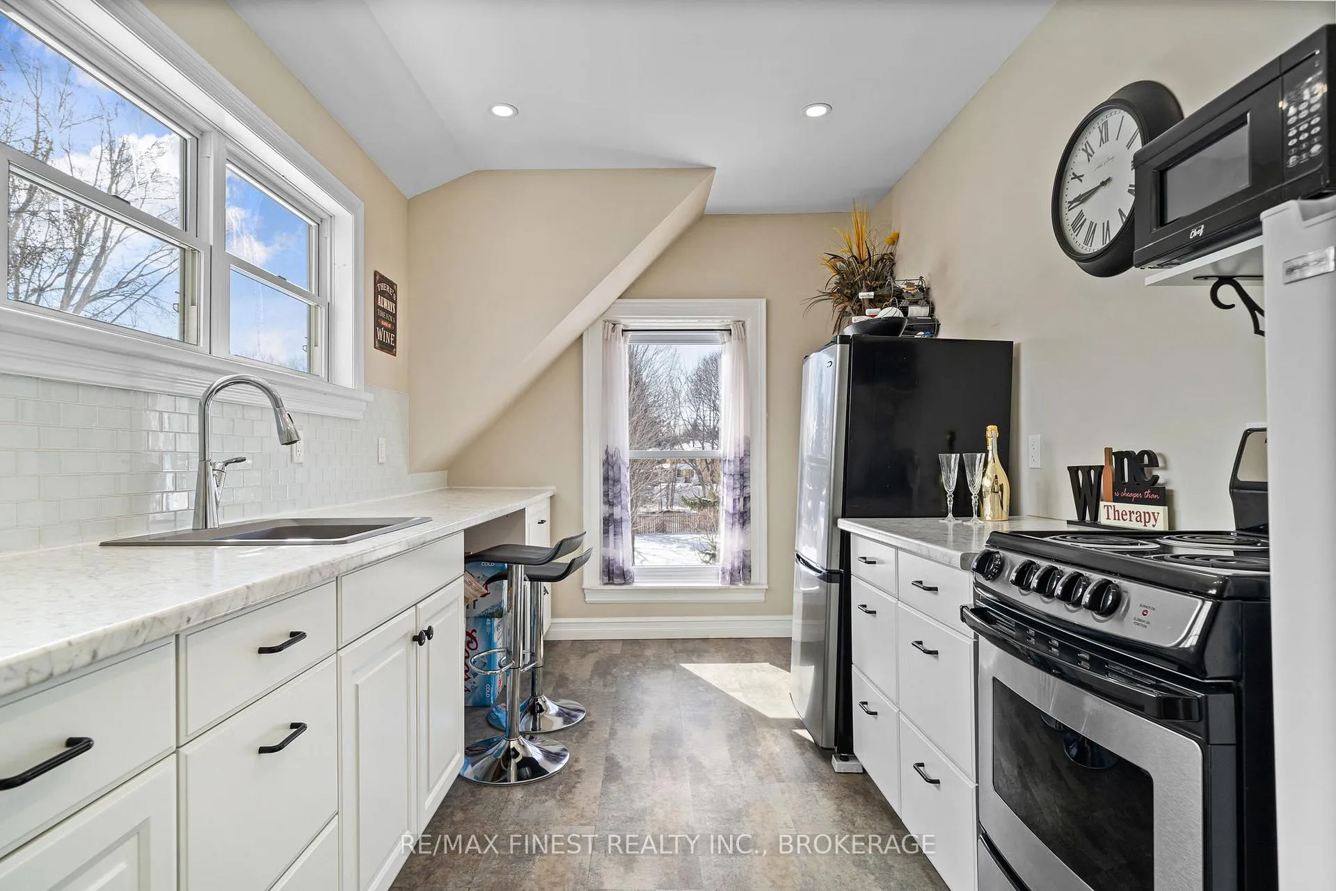 Photo 29 of 21 Centre Street, Prince Edward County, Picton Ward — HOMEH