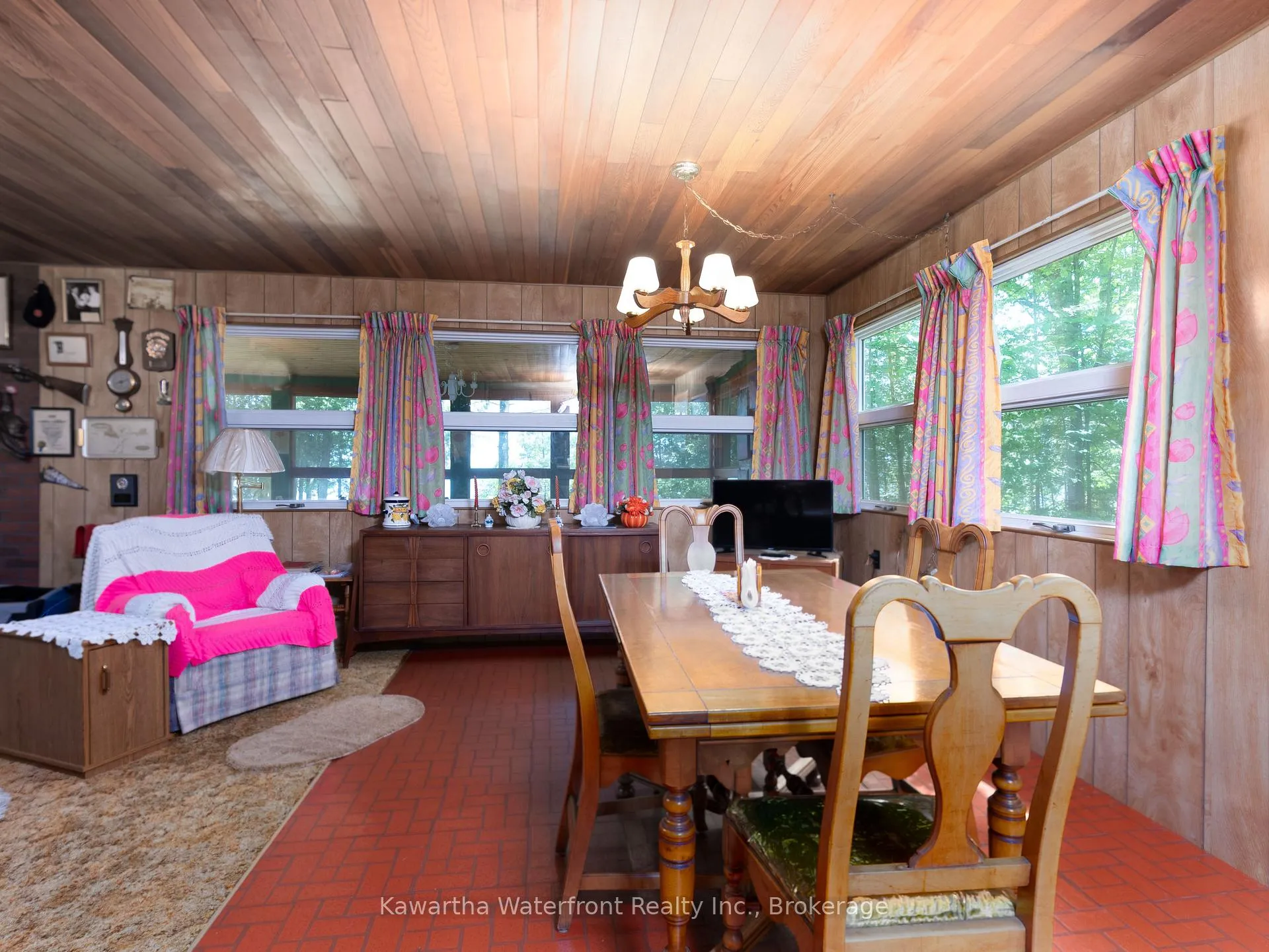 Photo 10 of 14 Baker Boulevard, Kawartha Lakes, Laxton/Digby/Longford — HOMEH