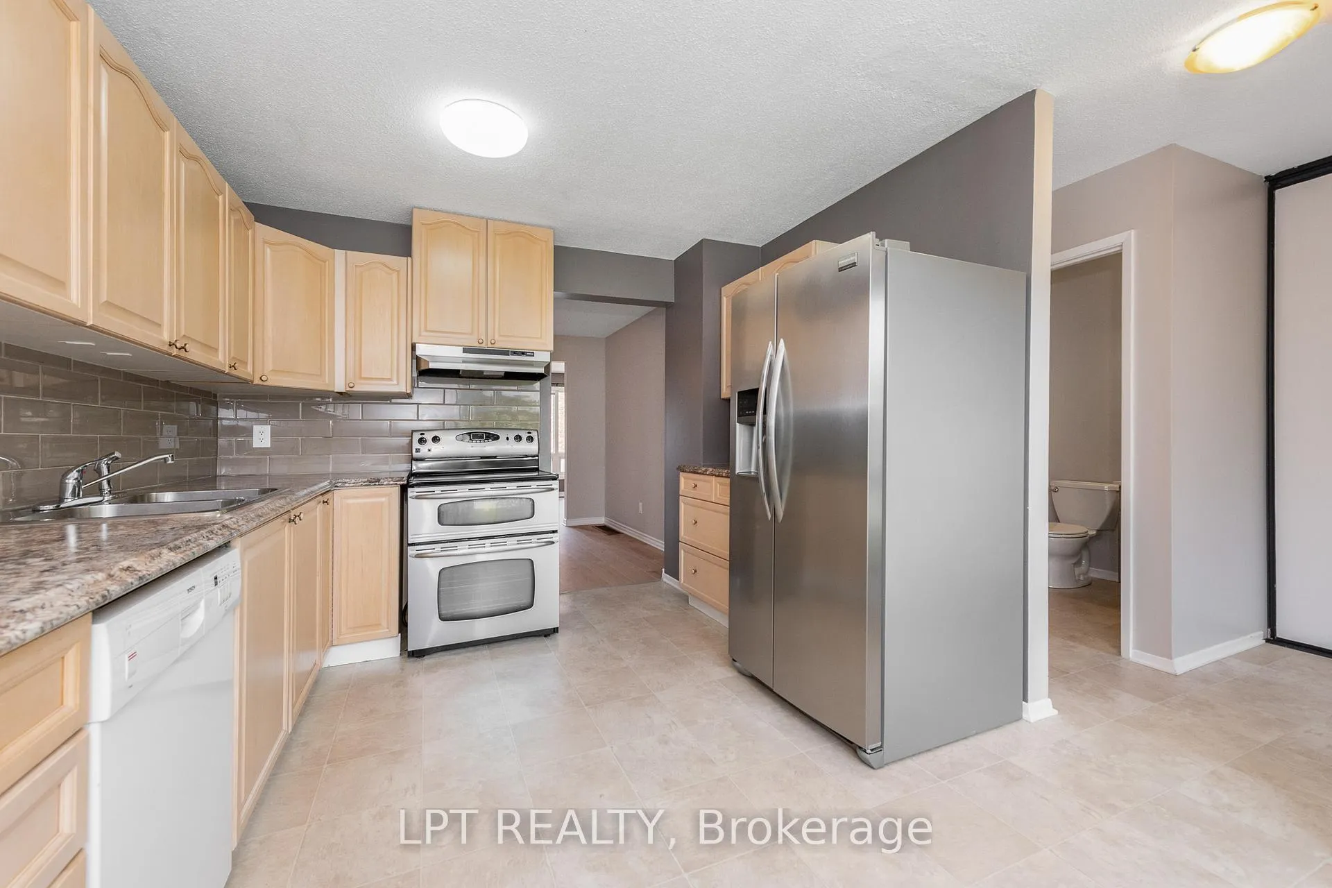 Photo 5 of 2286 Cotters Crescent, Ottawa, Windsor Park Village — HOMEH