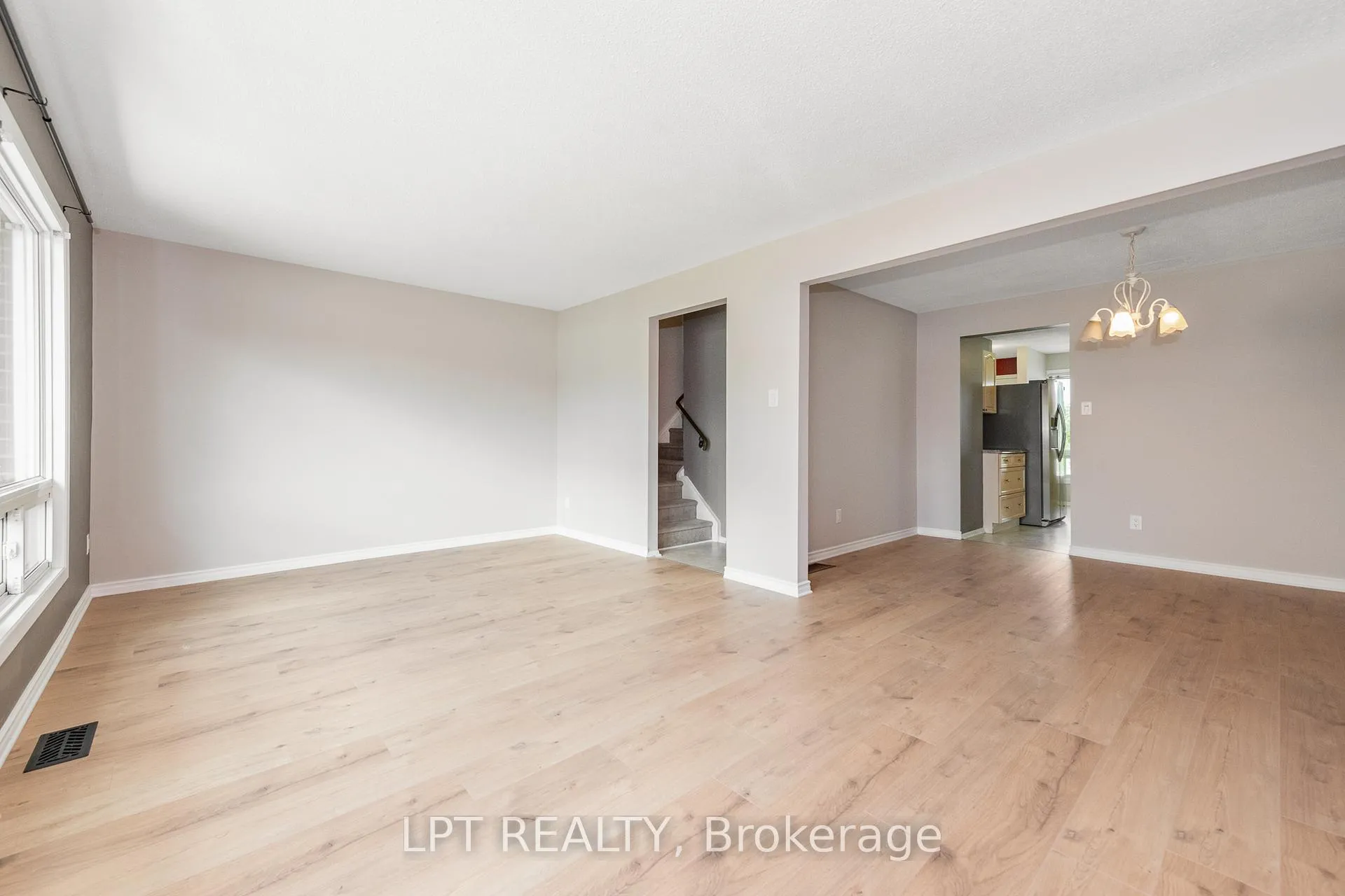Photo 11 of 2286 Cotters Crescent, Ottawa, Windsor Park Village — HOMEH