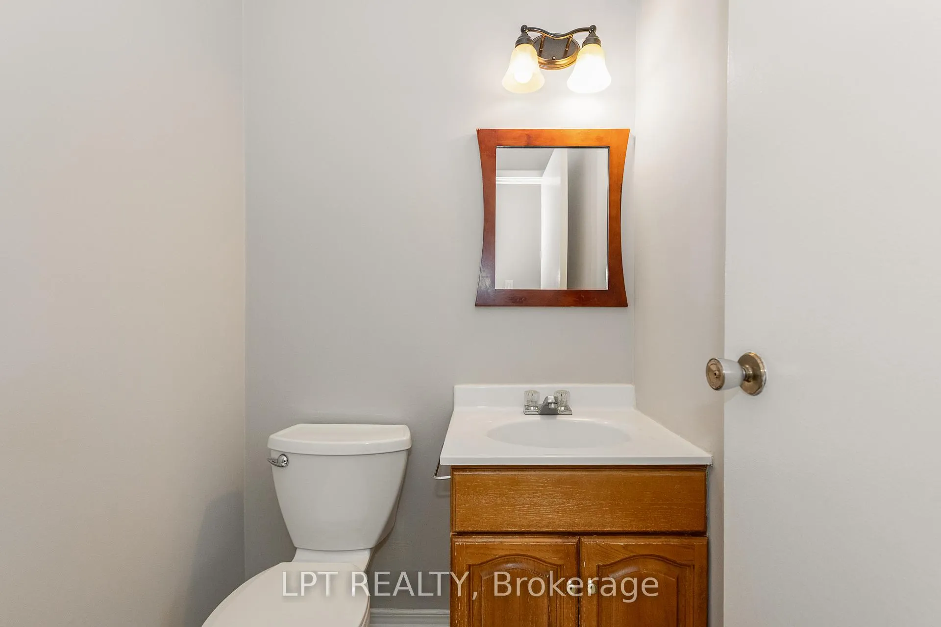 Photo 12 of 2286 Cotters Crescent, Ottawa, Windsor Park Village — HOMEH