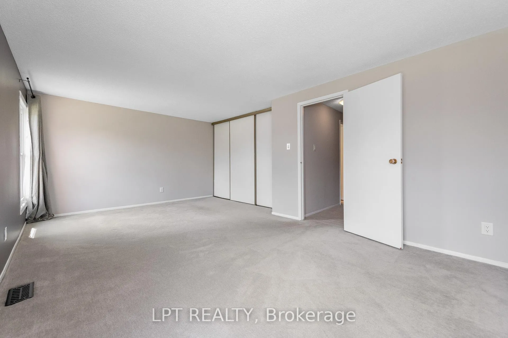 Photo 15 of 2286 Cotters Crescent, Ottawa, Windsor Park Village — HOMEH
