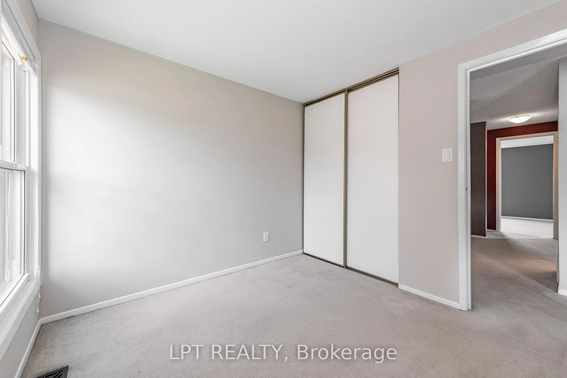 Photo 18 of 2286 Cotters Crescent, Ottawa, Windsor Park Village — HOMEH