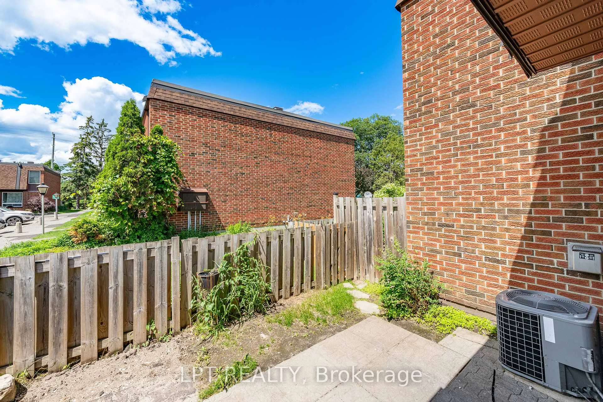 Photo 26 of 2286 Cotters Crescent, Ottawa, Windsor Park Village — HOMEH