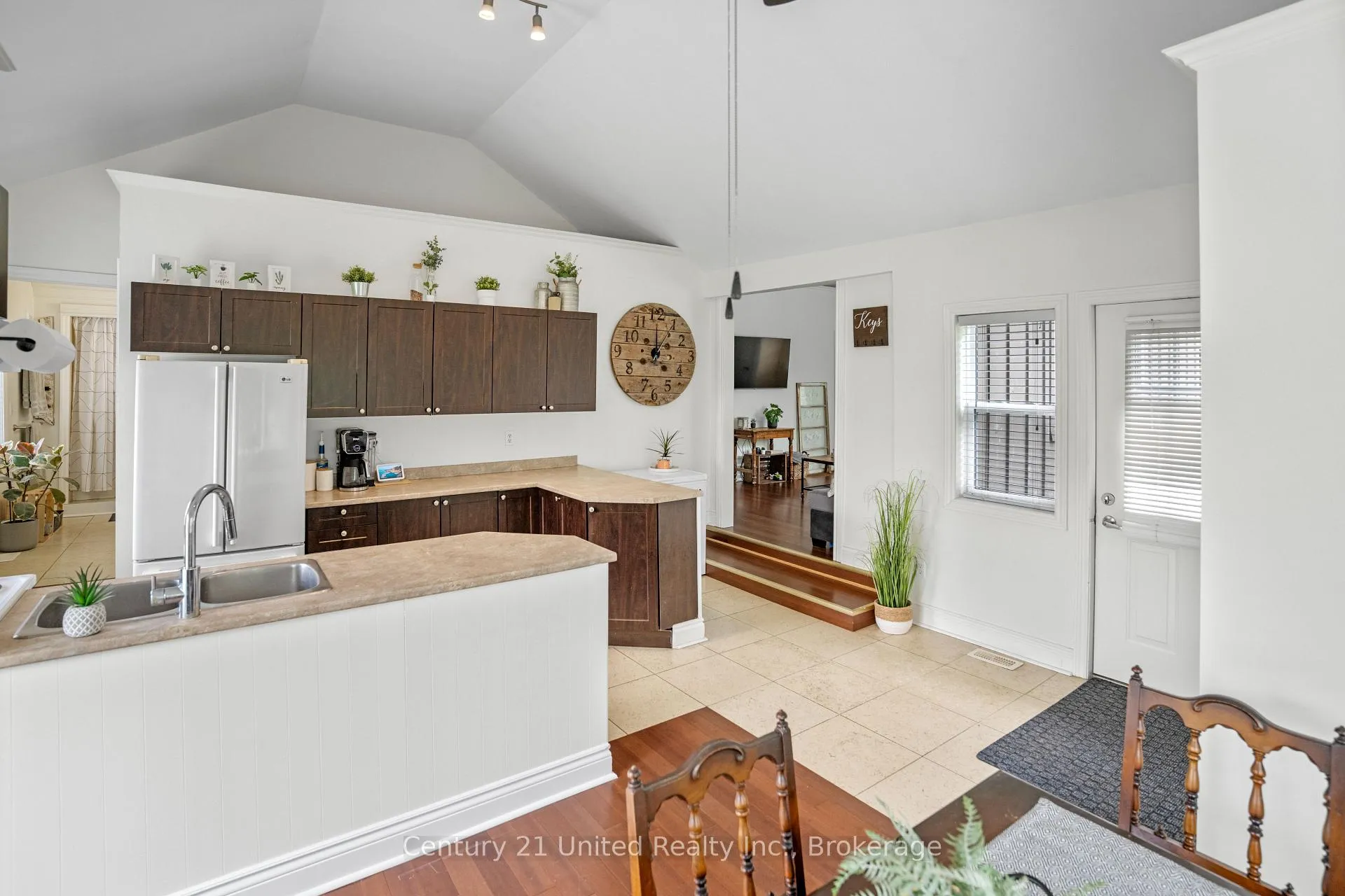 Photo 13 of 5402 Young Street, Hamilton Township, Rural Hamilton — HOMEH