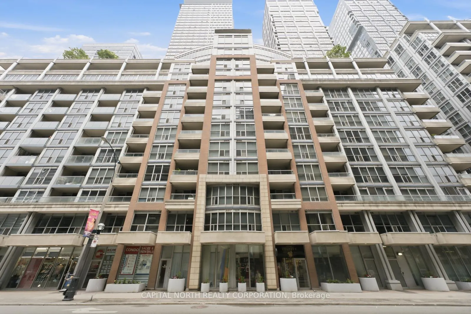Front of Unit 412, 270 Wellington Street W