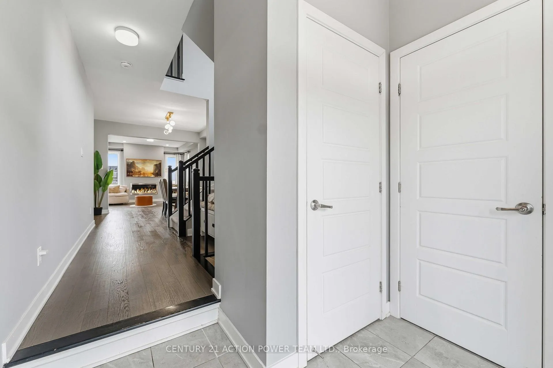 Photo 4 of 2195 Winsome Terrace, Ottawa, Fallingbrook/Gardenway South — HOMEH