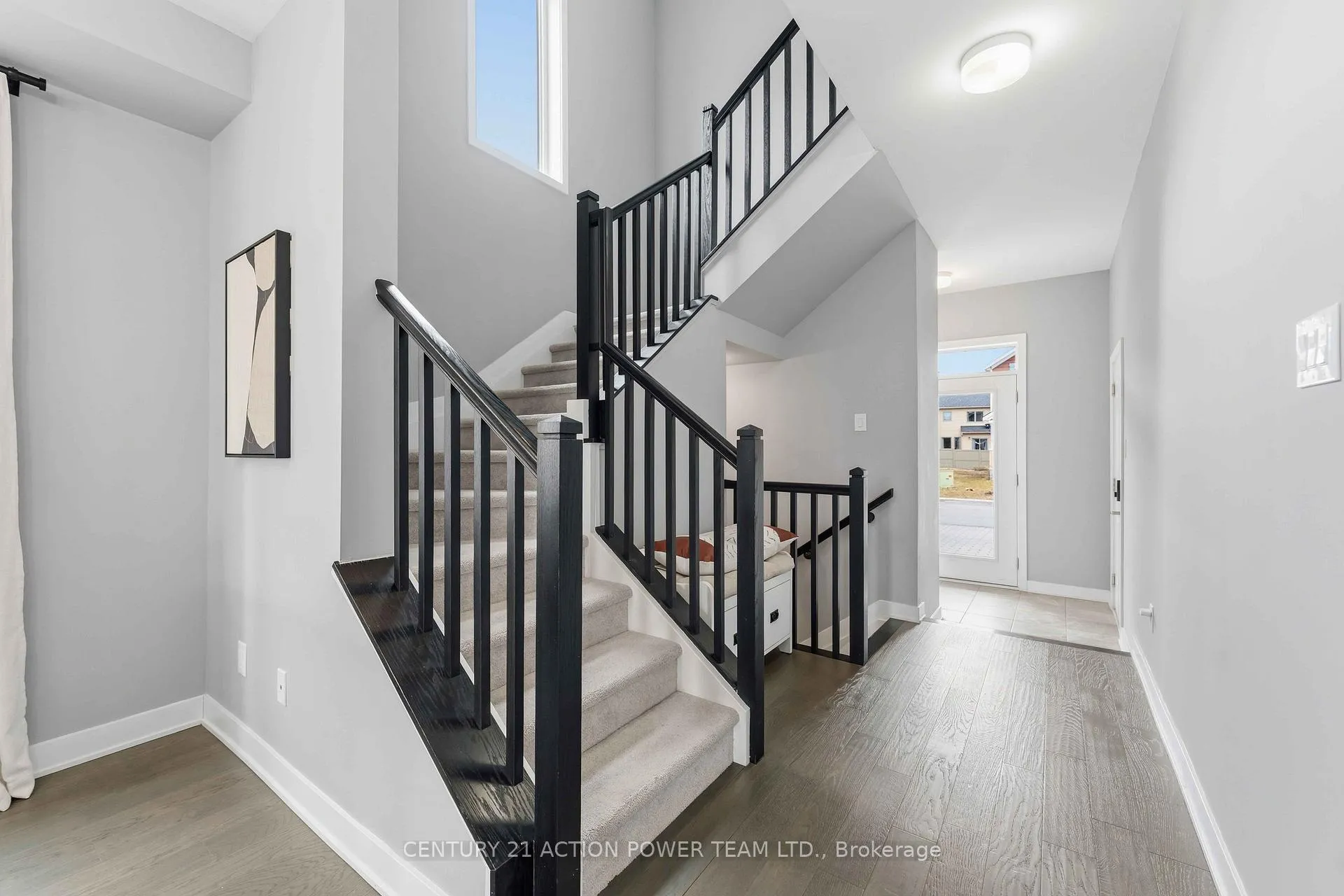 Photo 5 of 2195 Winsome Terrace, Ottawa, Fallingbrook/Gardenway South — HOMEH