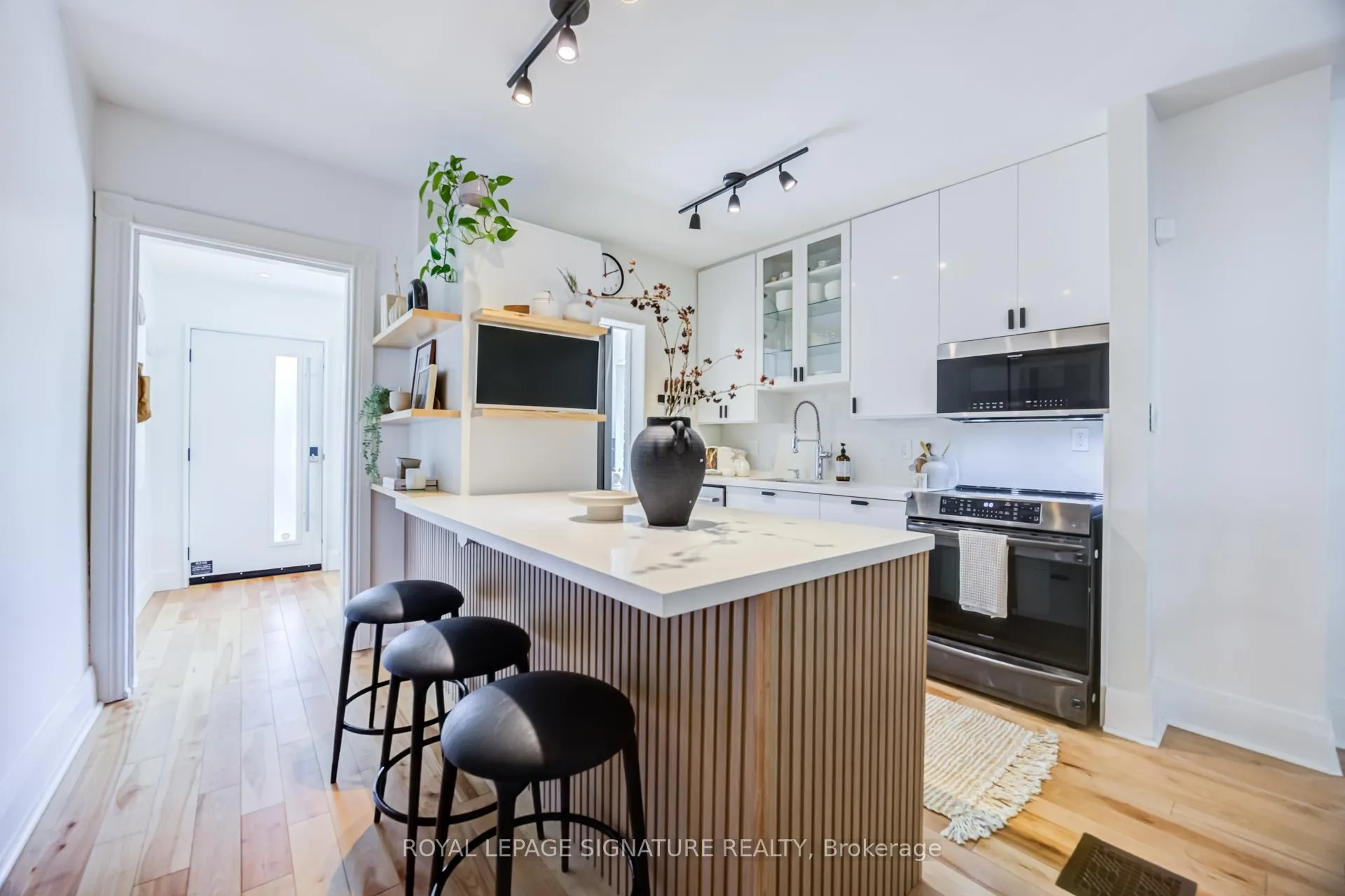 Photo 8 of 442 Rhodes Avenue, Toronto, Greenwood-Coxwell — HOMEH