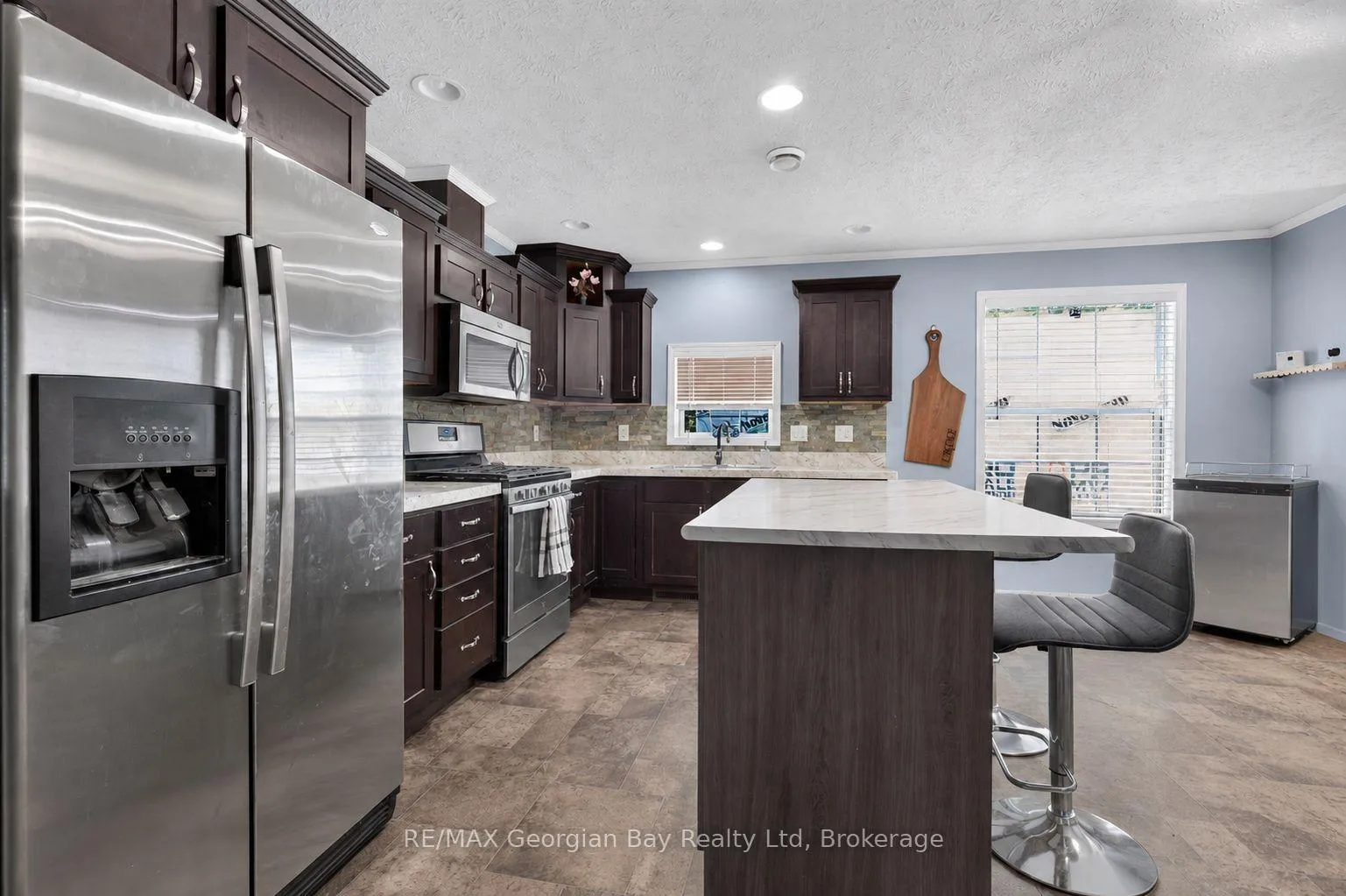 Photo 4 of 927 Vindin Street, Midland — HOMEH
