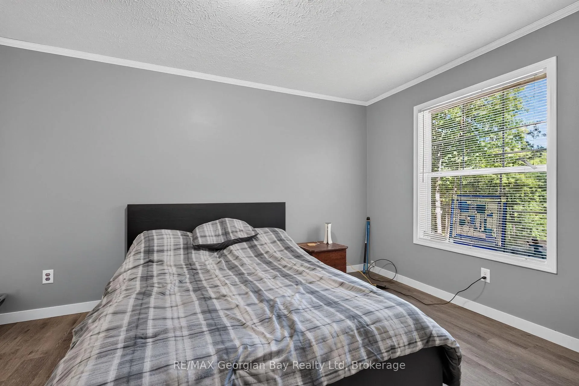 Photo 8 of 927 Vindin Street, Midland — HOMEH