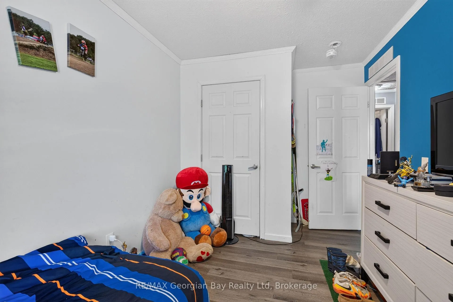 Photo 13 of 927 Vindin Street, Midland — HOMEH