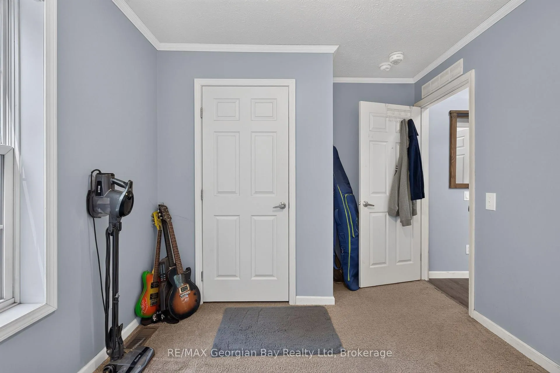 Photo 15 of 927 Vindin Street, Midland — HOMEH