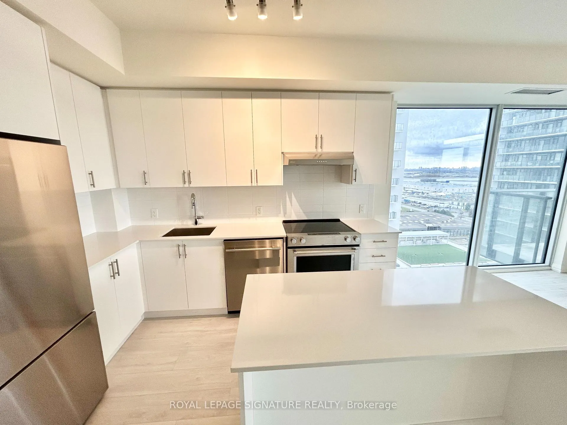Photo 9 of Unit 1403, 27 Korda Gate, Vaughan, Vellore Village — HOMEH
