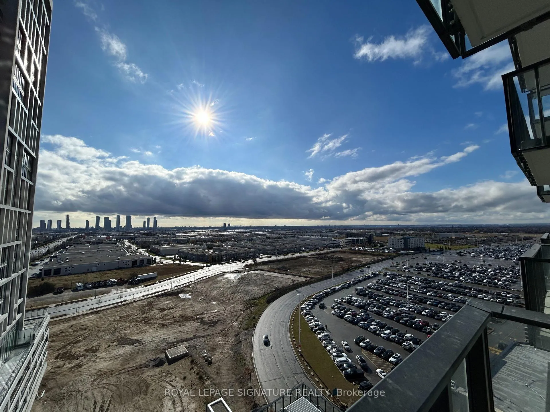 Photo 15 of Unit 1403, 27 Korda Gate, Vaughan, Vellore Village — HOMEH