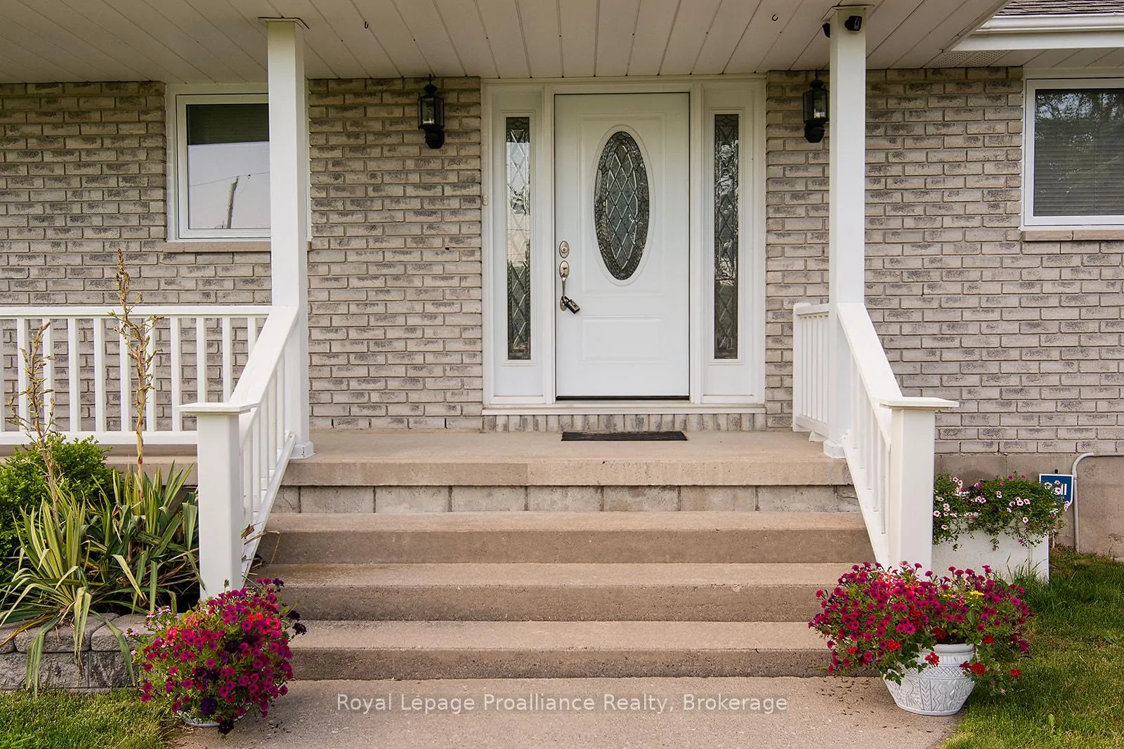 Photo 3 of 61 Sills Road, Belleville, Thurlow Ward — HOMEH