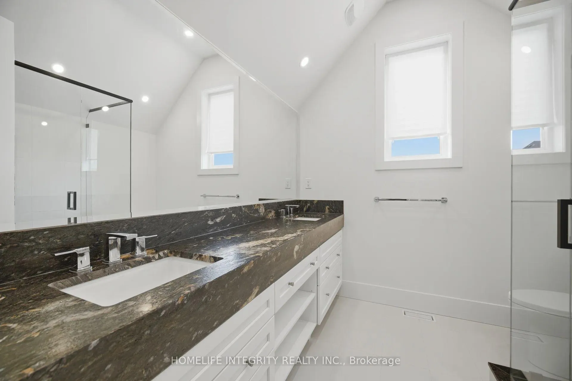 Photo 30 of 68 Kiernan Crescent N, New Tecumseth, Alliston — HOMEH