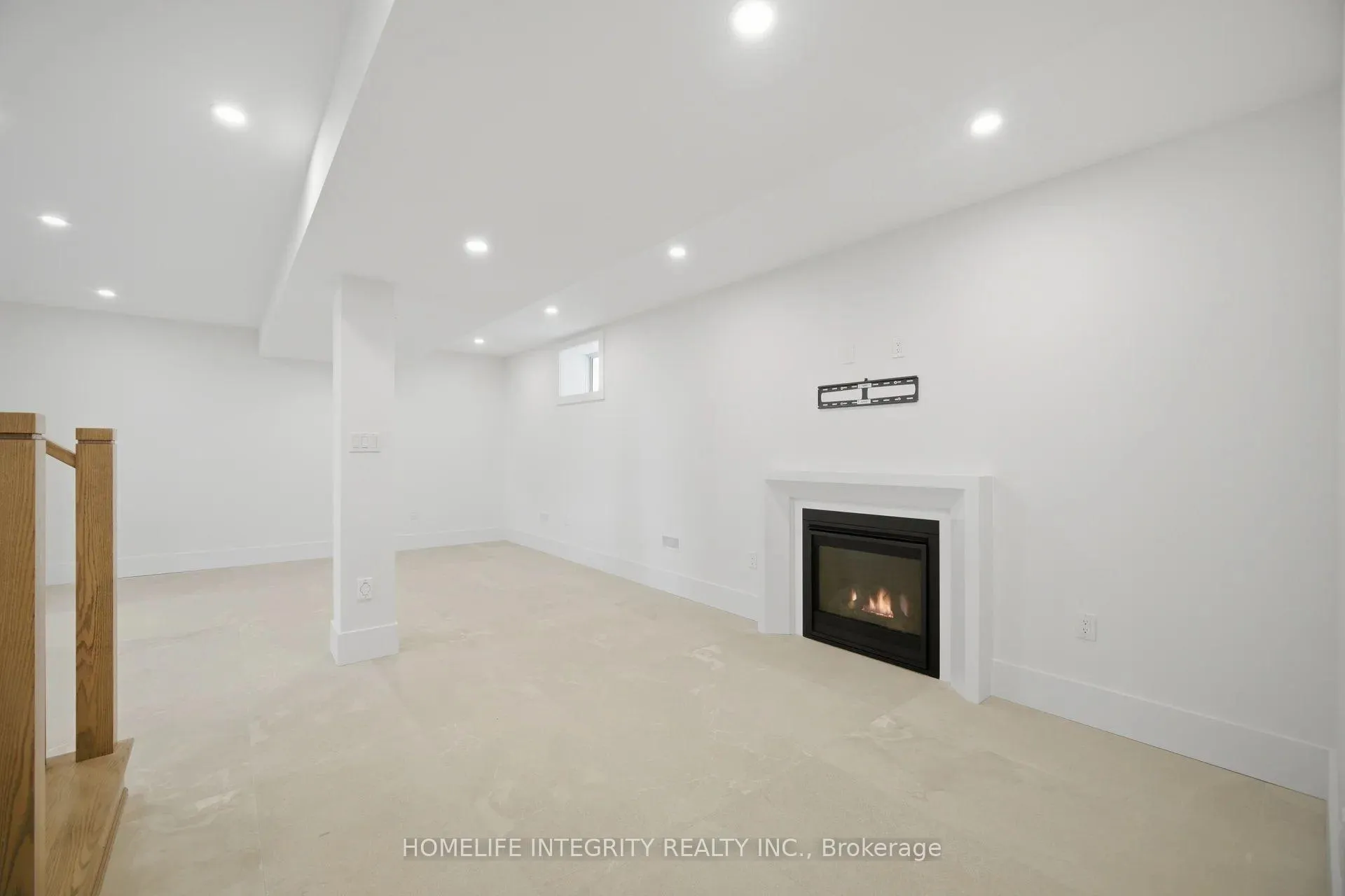 Photo 36 of 68 Kiernan Crescent N, New Tecumseth, Alliston — HOMEH