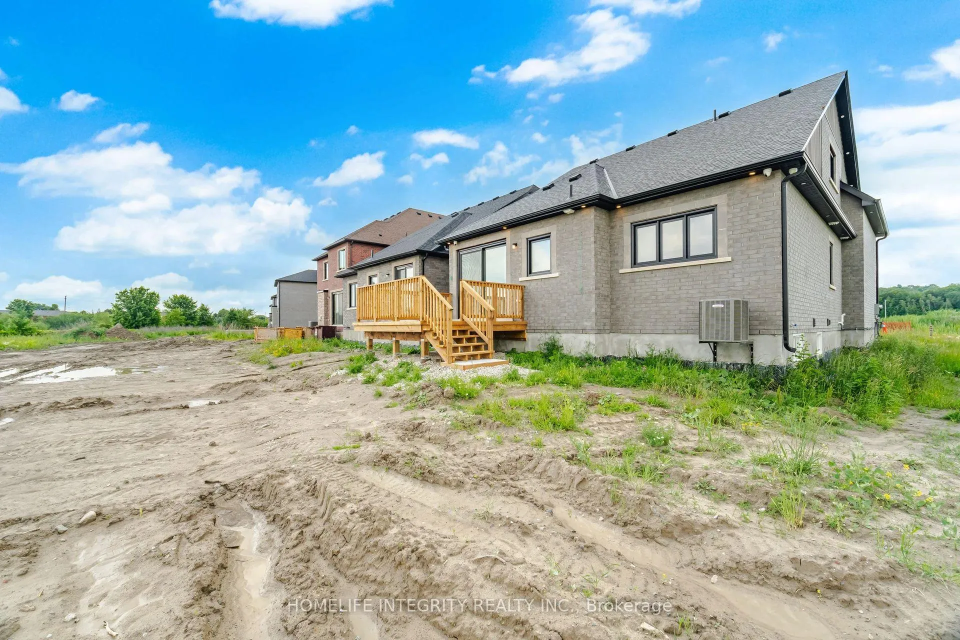 Photo 45 of 68 Kiernan Crescent N, New Tecumseth, Alliston — HOMEH