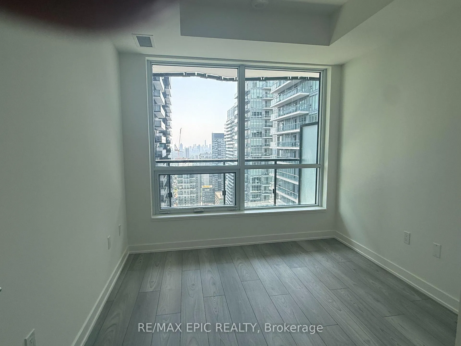 Photo 4 of Unit 2913S, 110 Broadway Avenue, Toronto, Mount Pleasant West — HOMEH