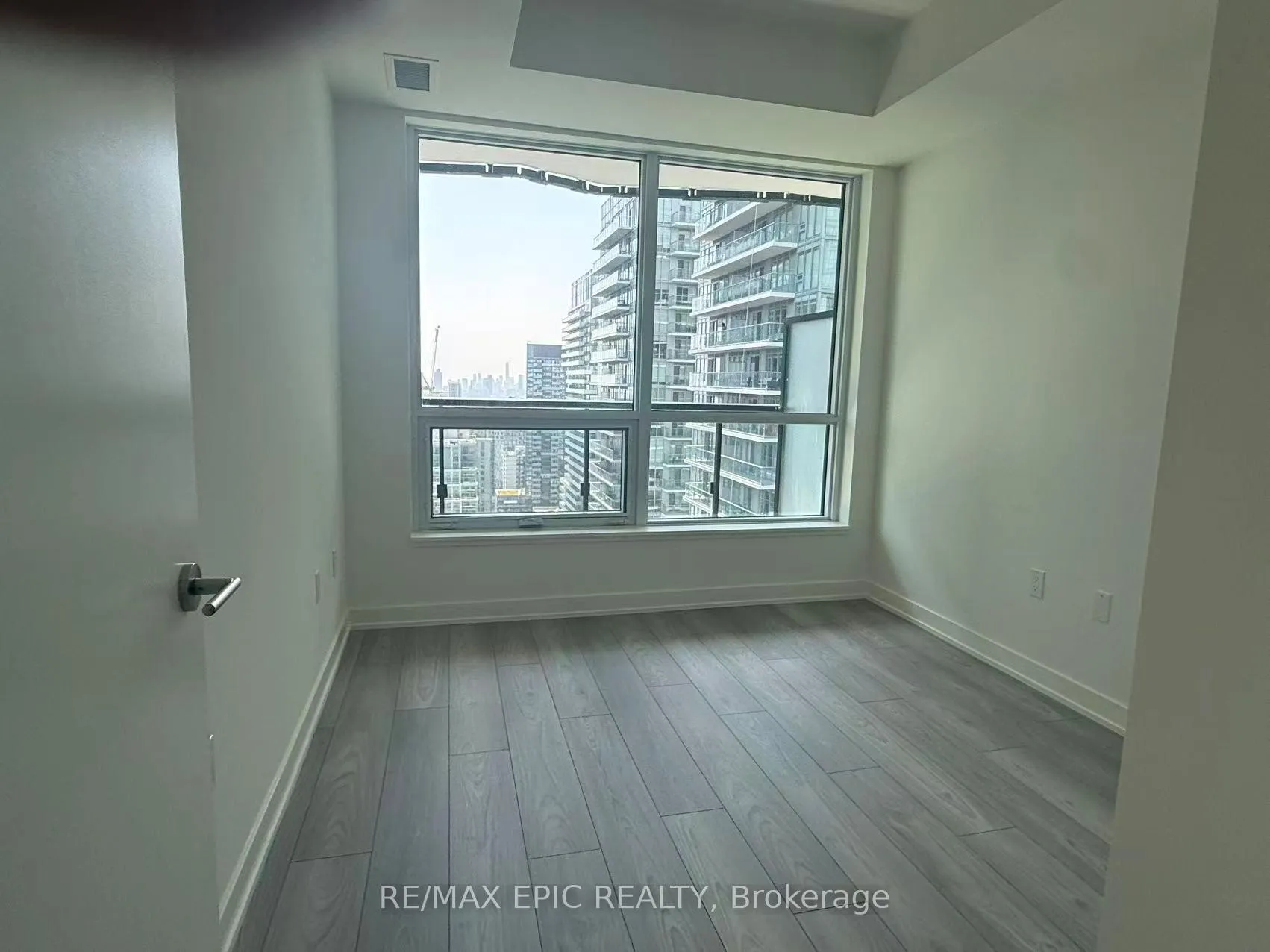 Photo 7 of Unit 2913S, 110 Broadway Avenue, Toronto, Mount Pleasant West — HOMEH