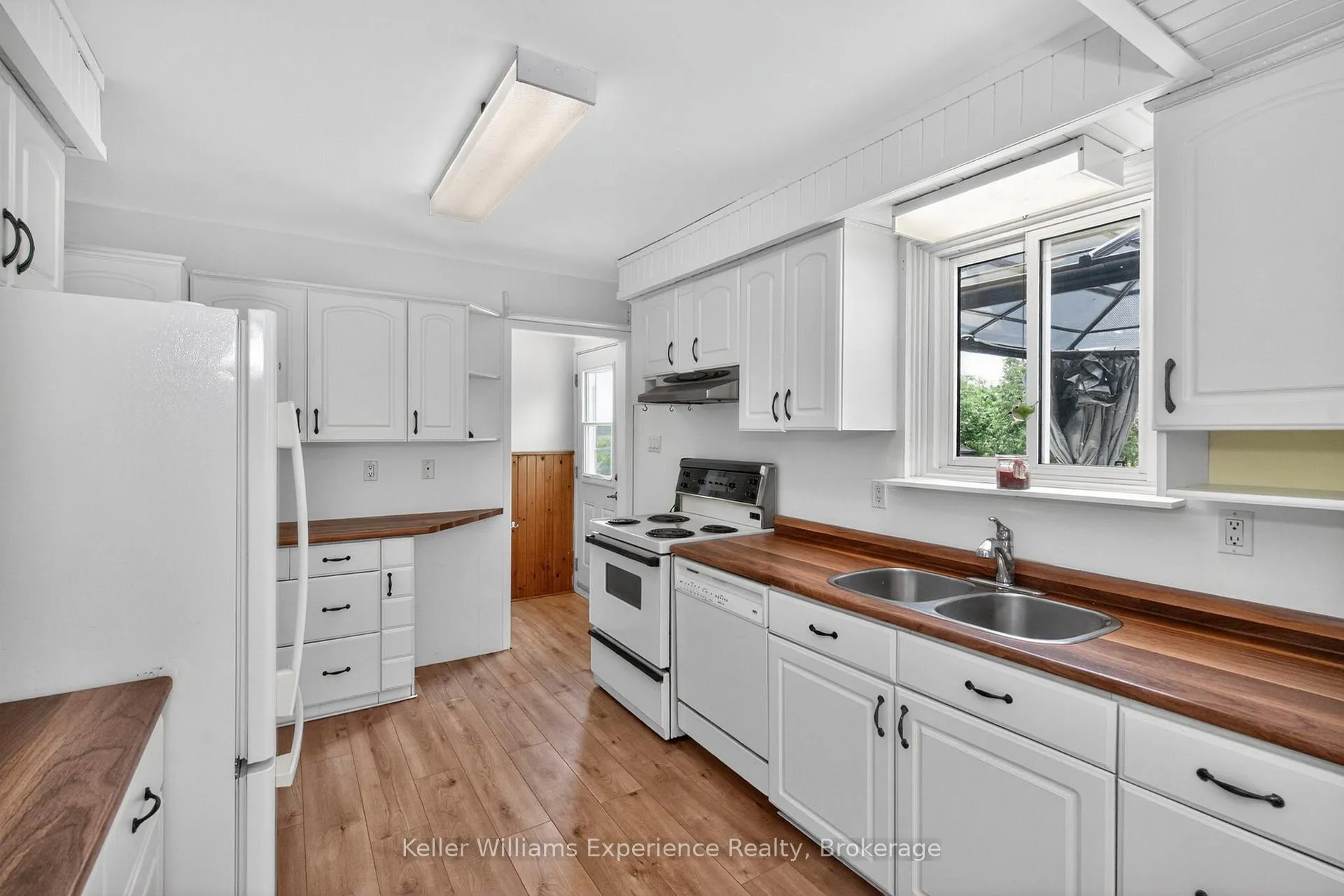 Photo 14 of 42 Easton Avenue, Tay, Rural Tay — HOMEH