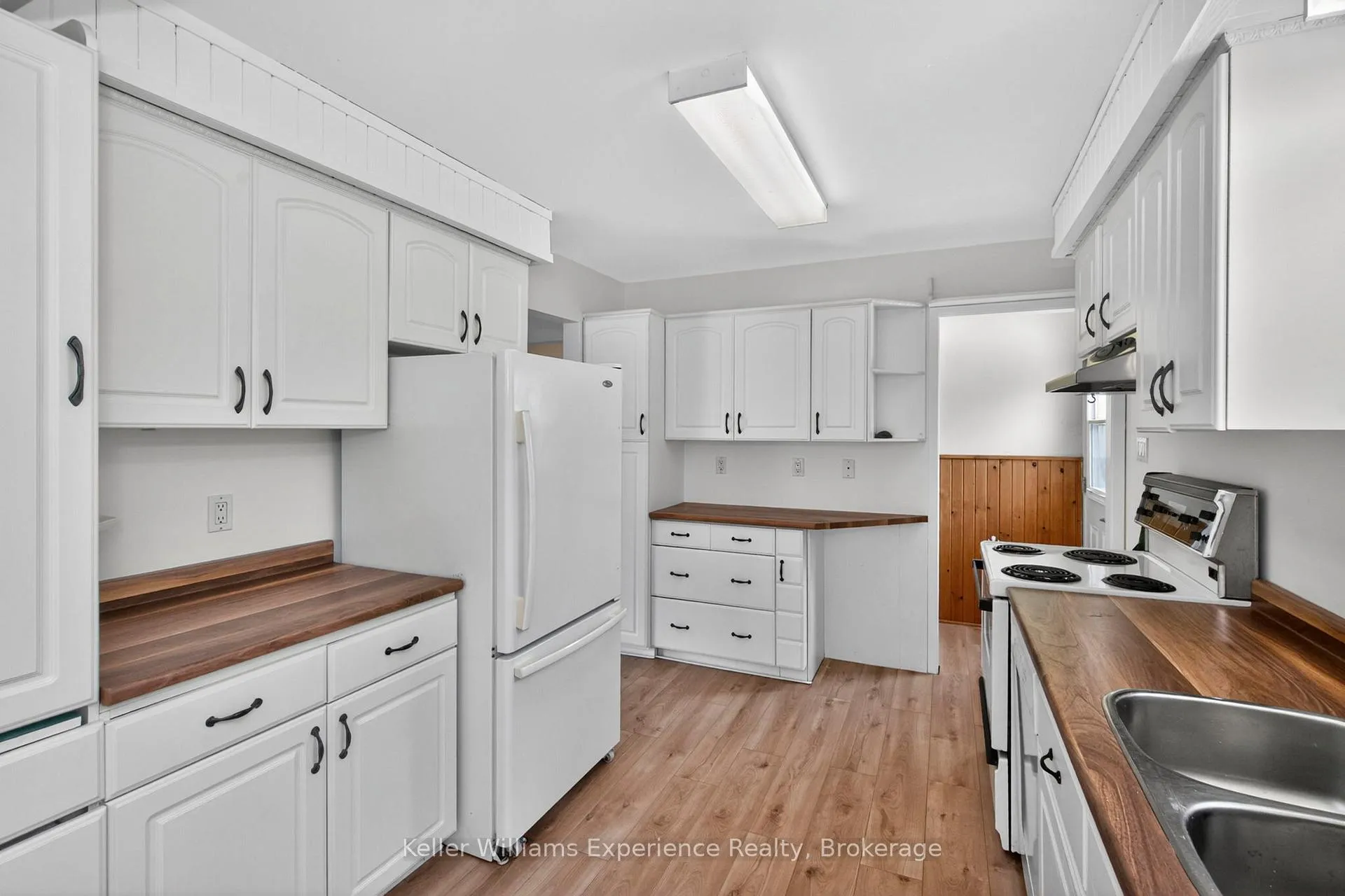 Photo 15 of 42 Easton Avenue, Tay, Rural Tay — HOMEH