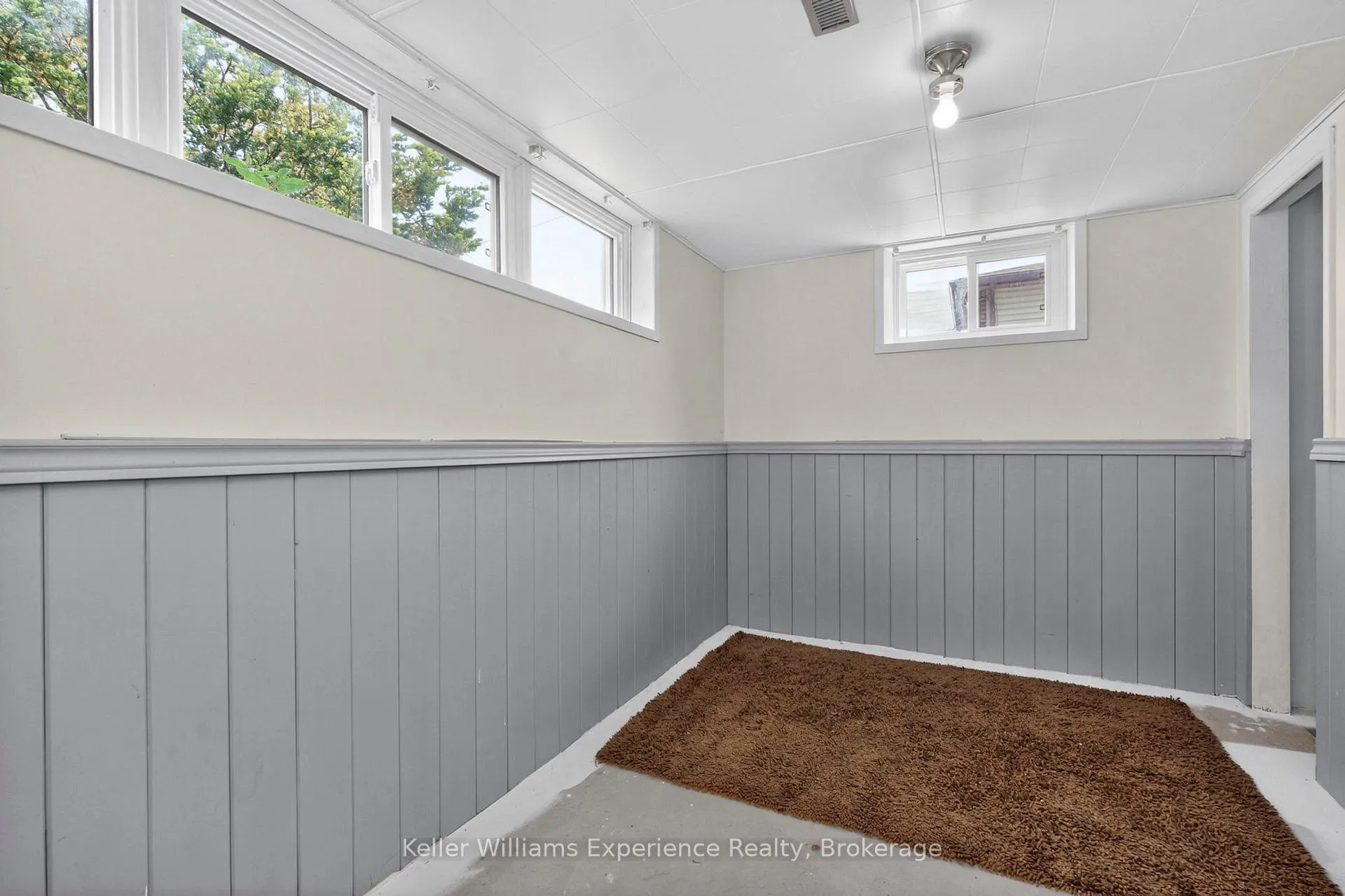 Photo 31 of 42 Easton Avenue, Tay, Rural Tay — HOMEH