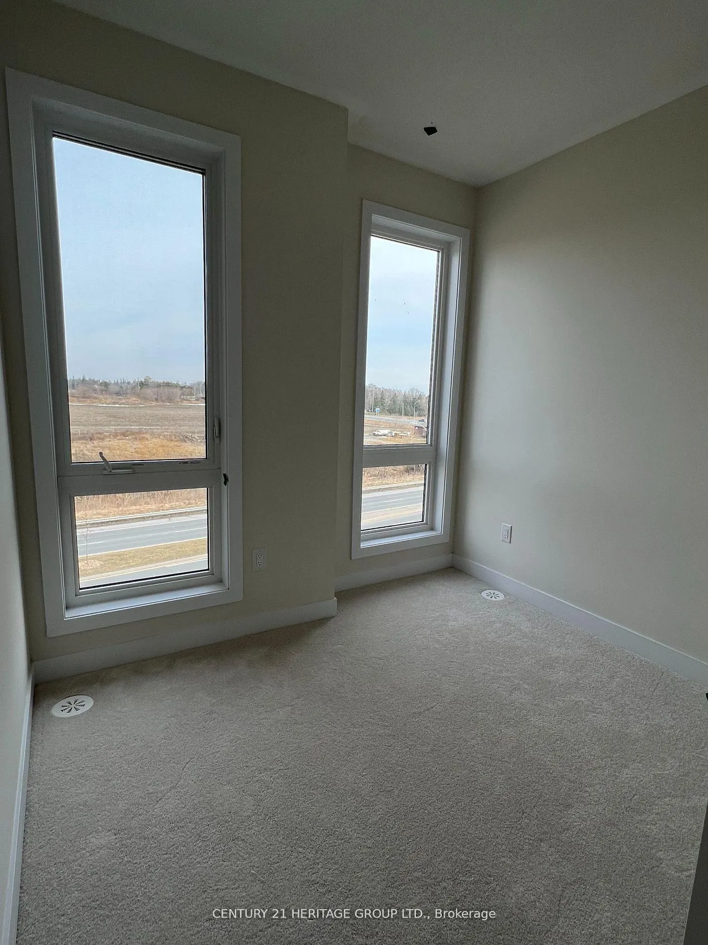 Photo 4 of 55 Mikayla Lane, Markham, Cornell — HOMEH