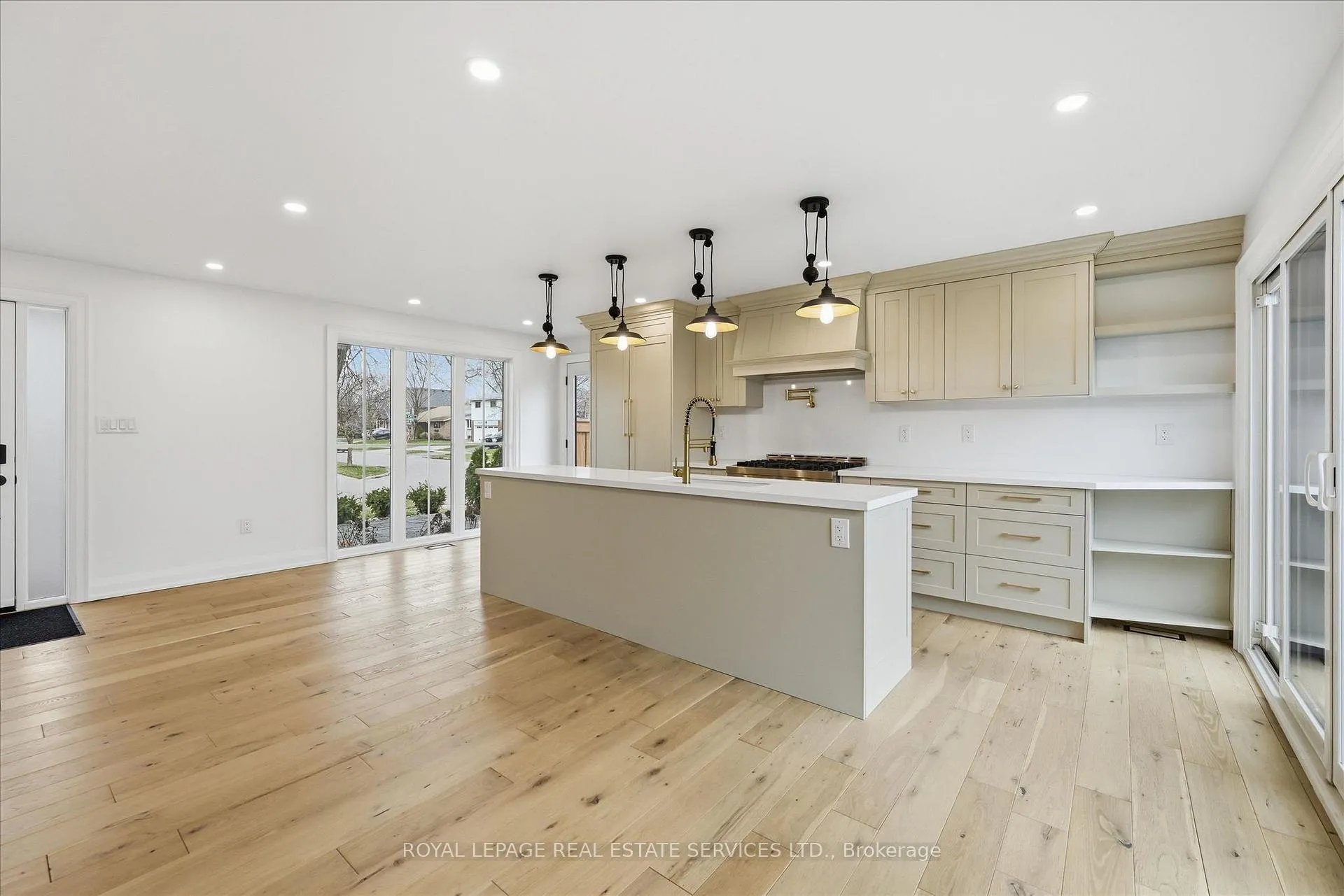 Photo 11 of 2212 Urwin Crescent, Oakville, West — HOMEH