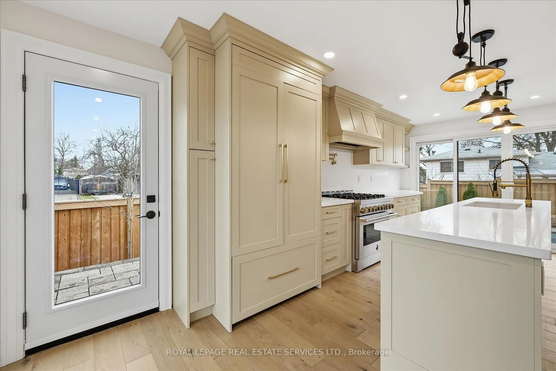 Photo 13 of 2212 Urwin Crescent, Oakville, West — HOMEH