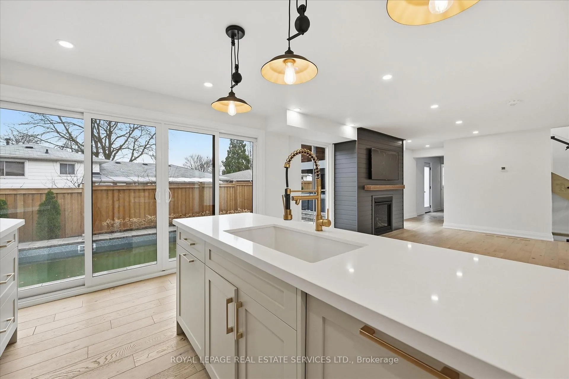 Photo 16 of 2212 Urwin Crescent, Oakville, West — HOMEH