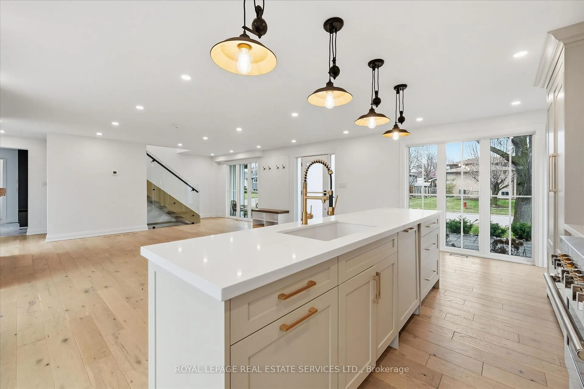 Photo 18 of 2212 Urwin Crescent, Oakville, West — HOMEH