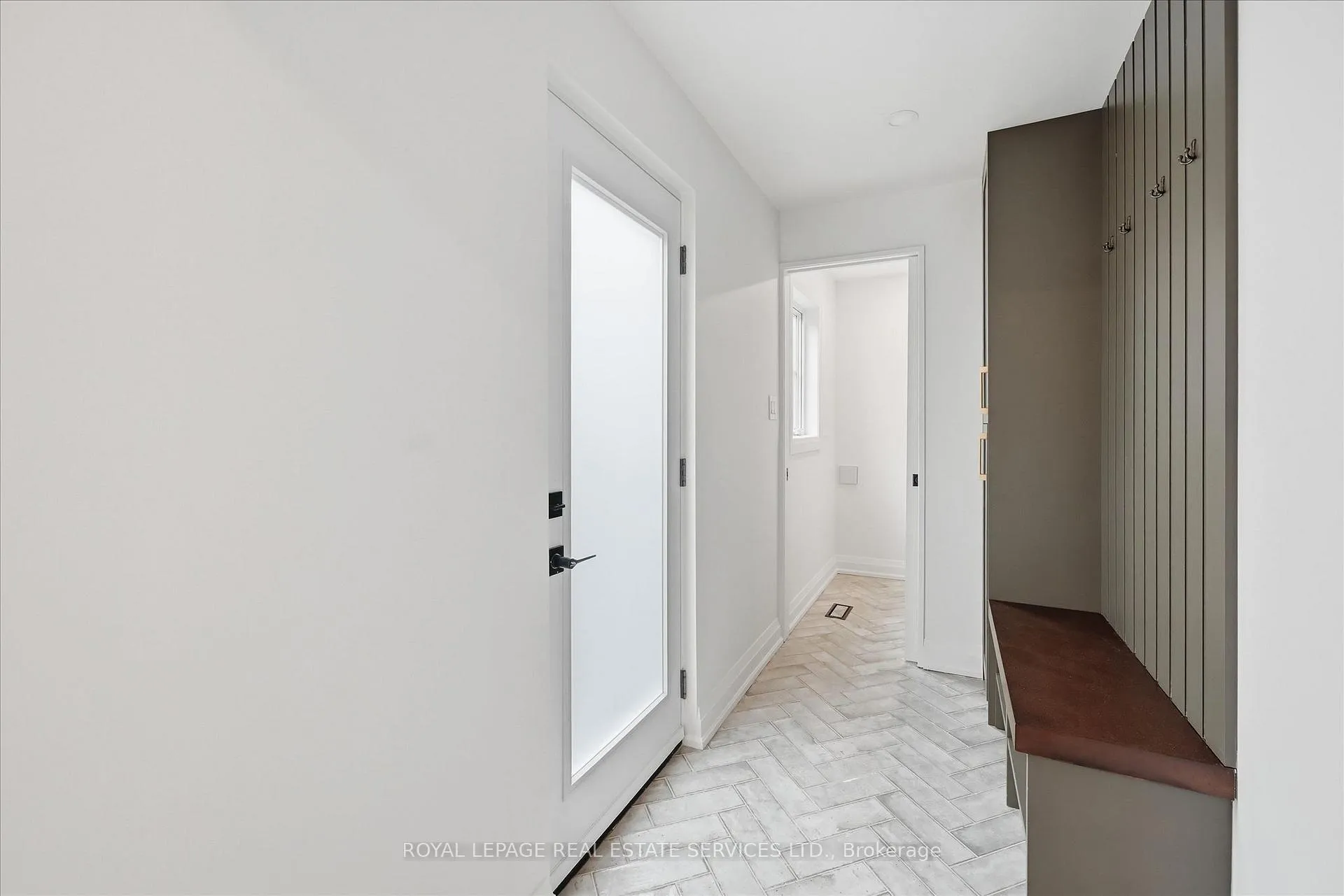 Photo 19 of 2212 Urwin Crescent, Oakville, West — HOMEH