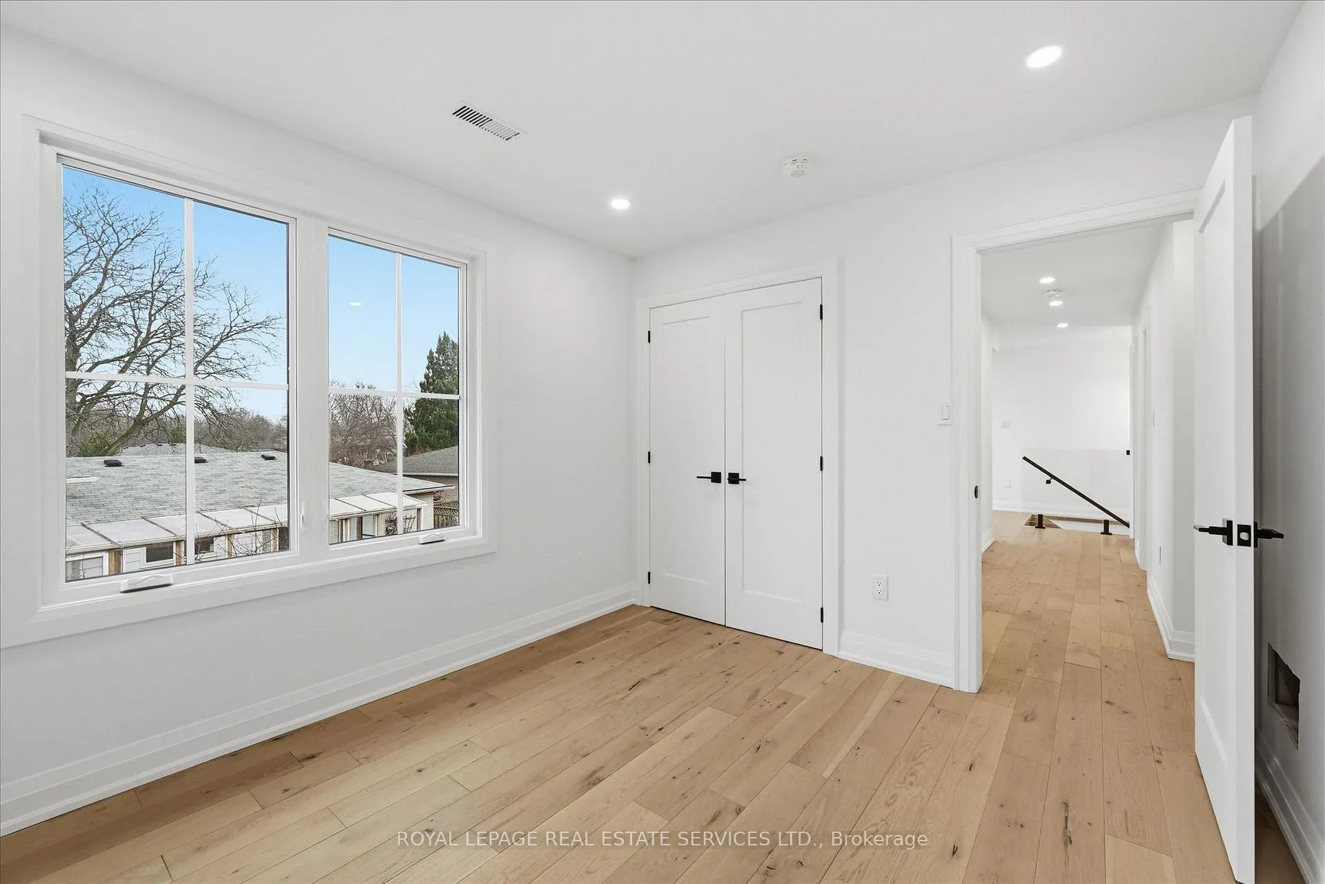 Photo 34 of 2212 Urwin Crescent, Oakville, West — HOMEH