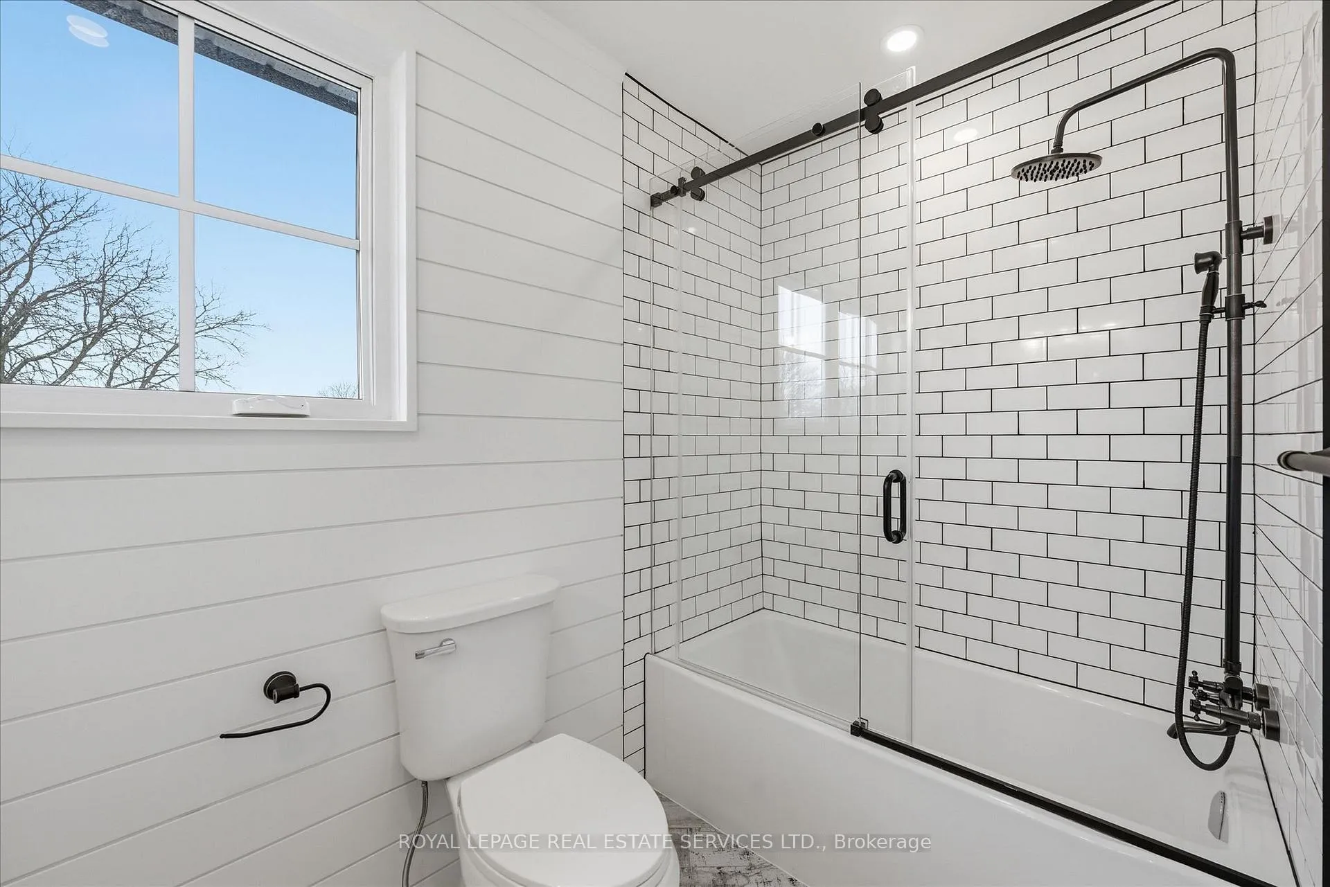 Photo 36 of 2212 Urwin Crescent, Oakville, West — HOMEH
