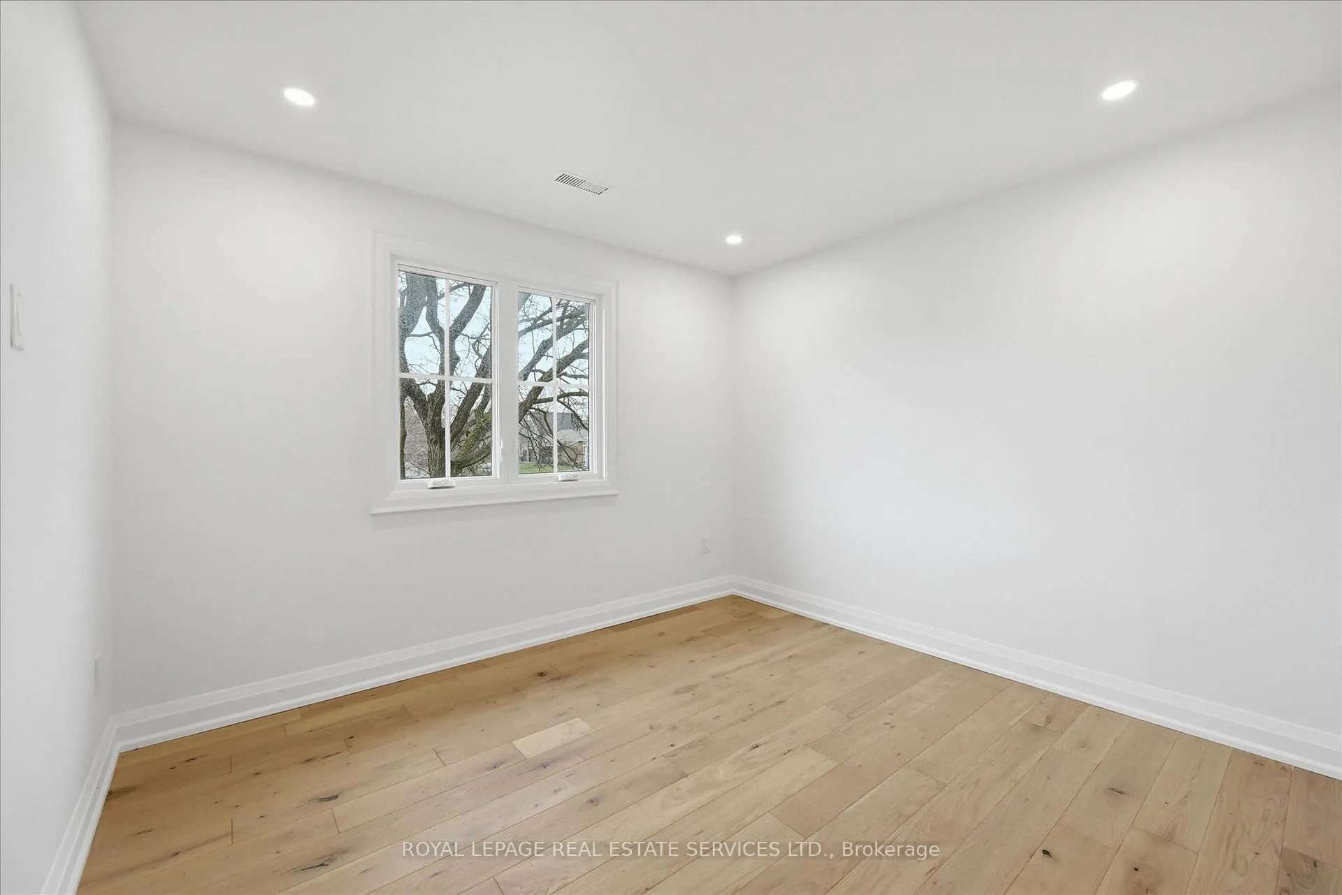 Photo 37 of 2212 Urwin Crescent, Oakville, West — HOMEH