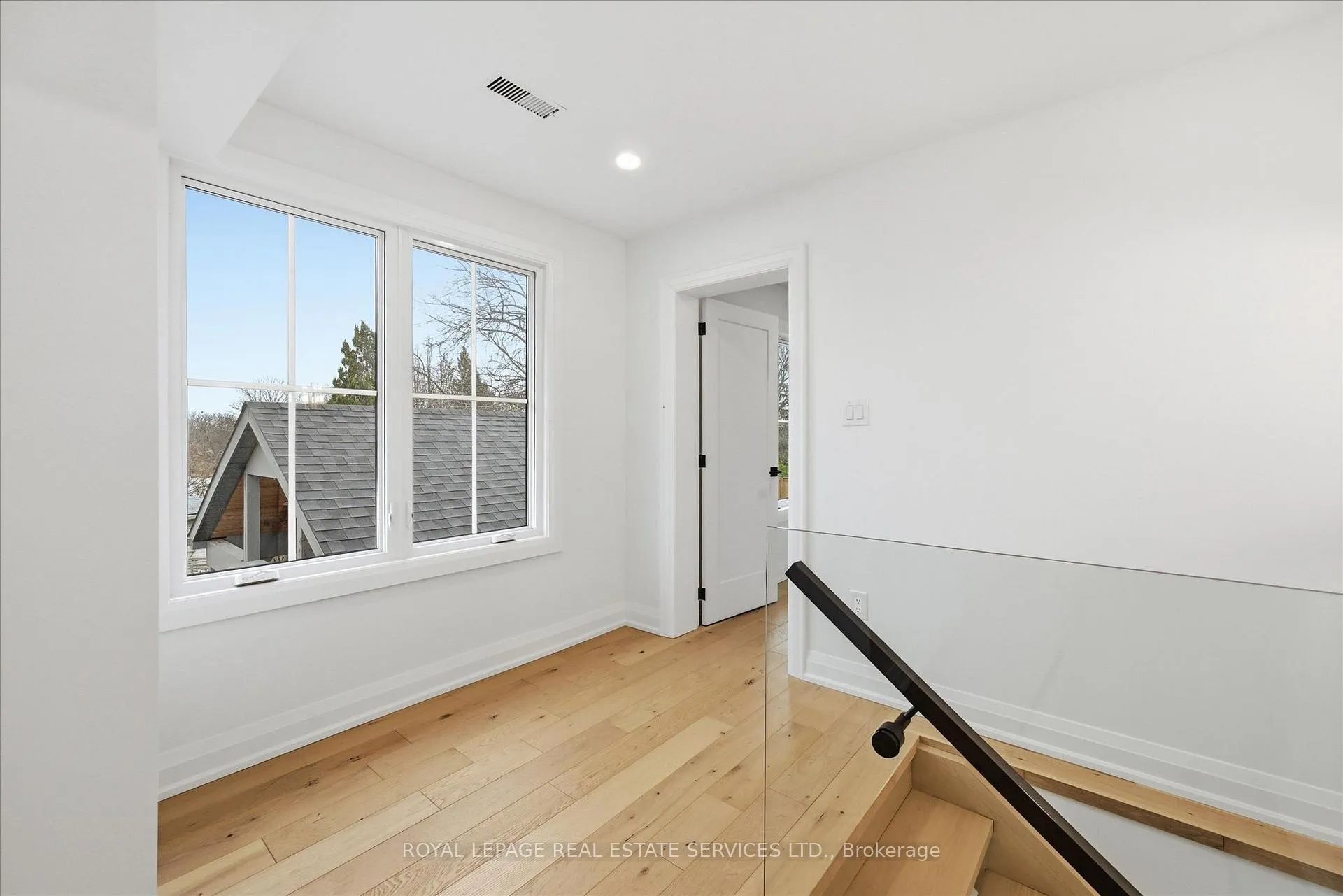 Photo 39 of 2212 Urwin Crescent, Oakville, West — HOMEH