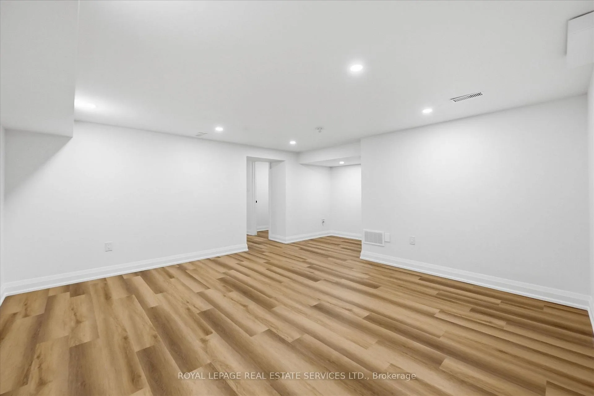 Photo 40 of 2212 Urwin Crescent, Oakville, West — HOMEH