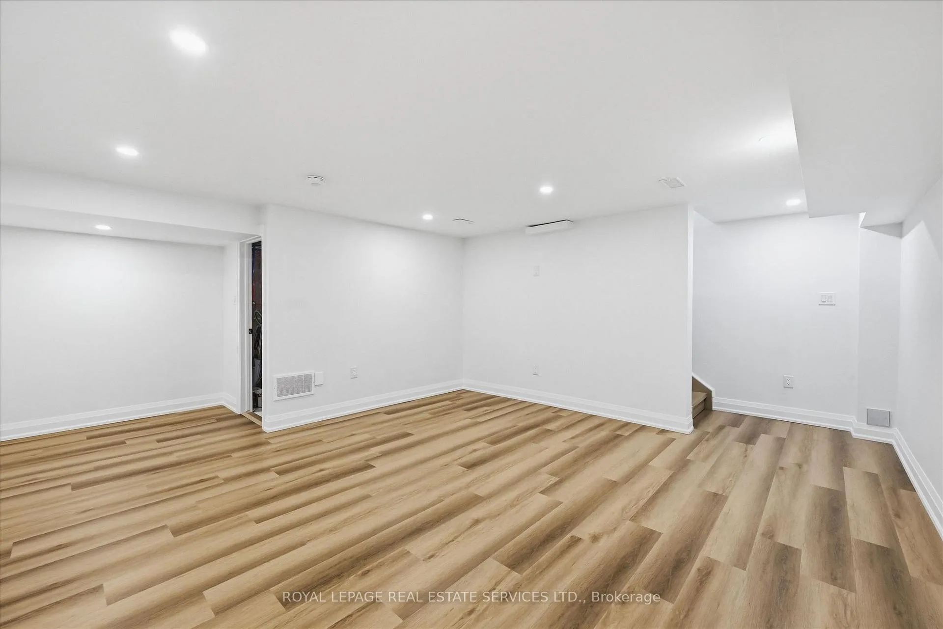 Photo 41 of 2212 Urwin Crescent, Oakville, West — HOMEH