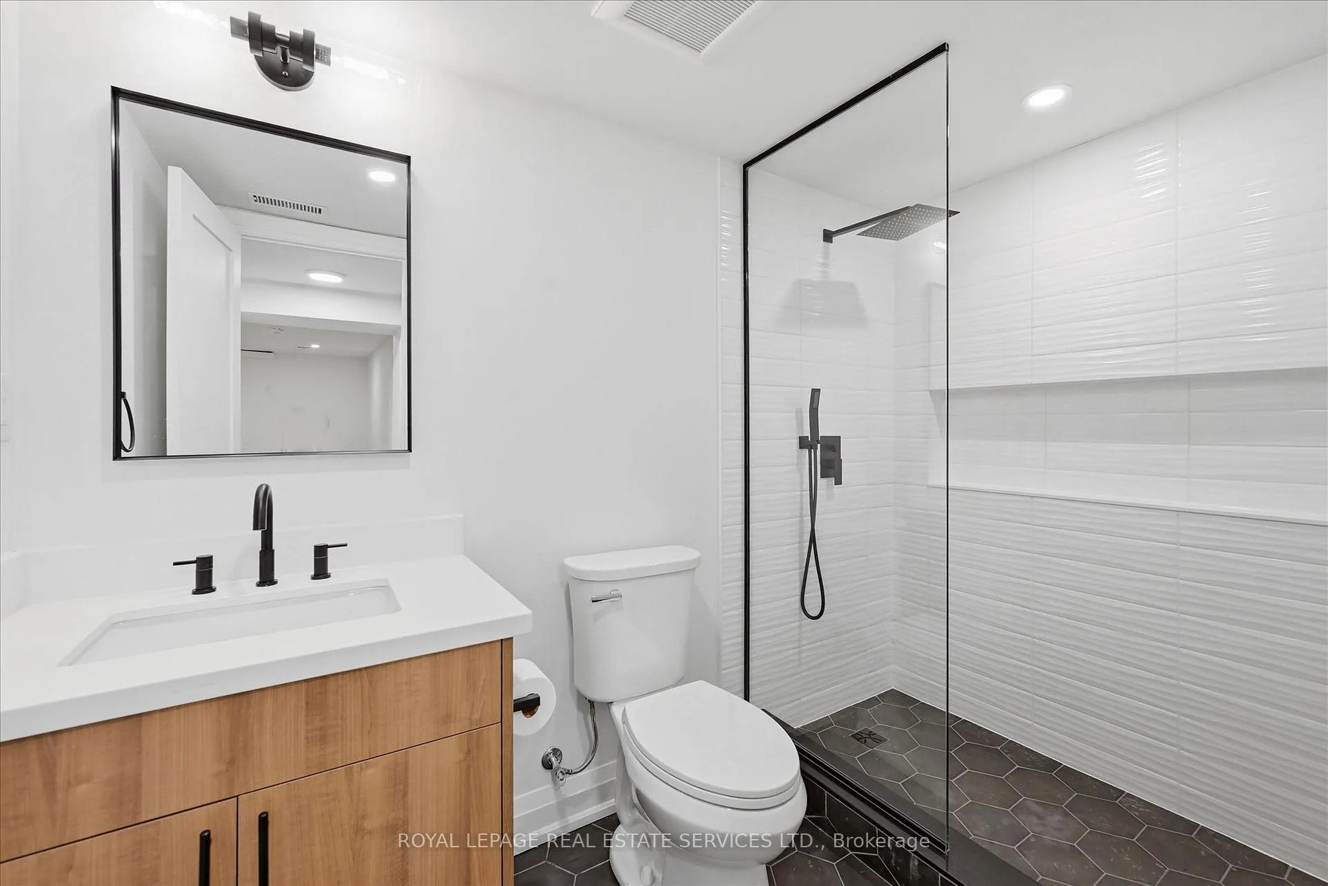 Photo 43 of 2212 Urwin Crescent, Oakville, West — HOMEH
