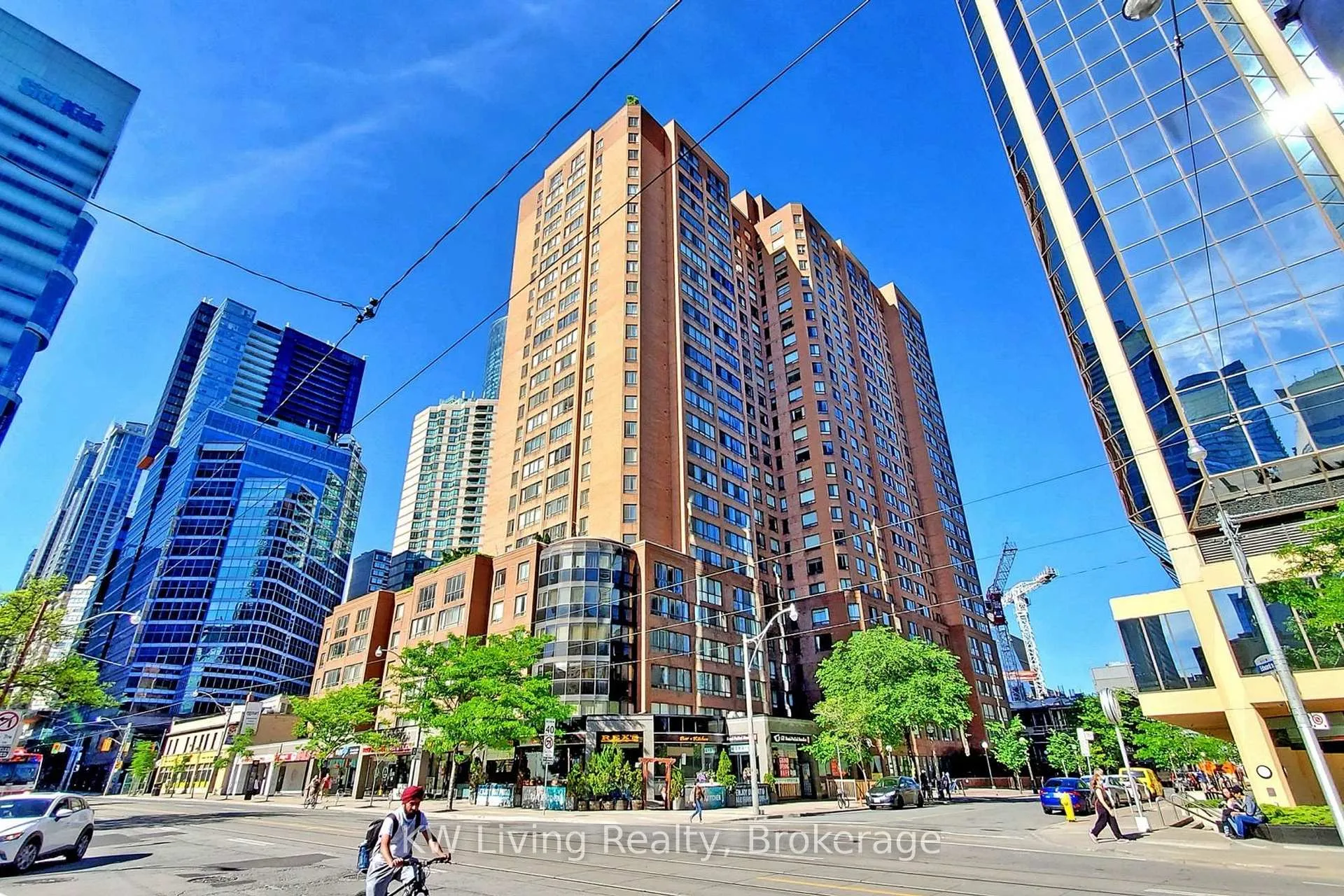 Photo 1 of Unit 814, 633 Bay Street, Toronto, Bay Street Corridor — HOMEH